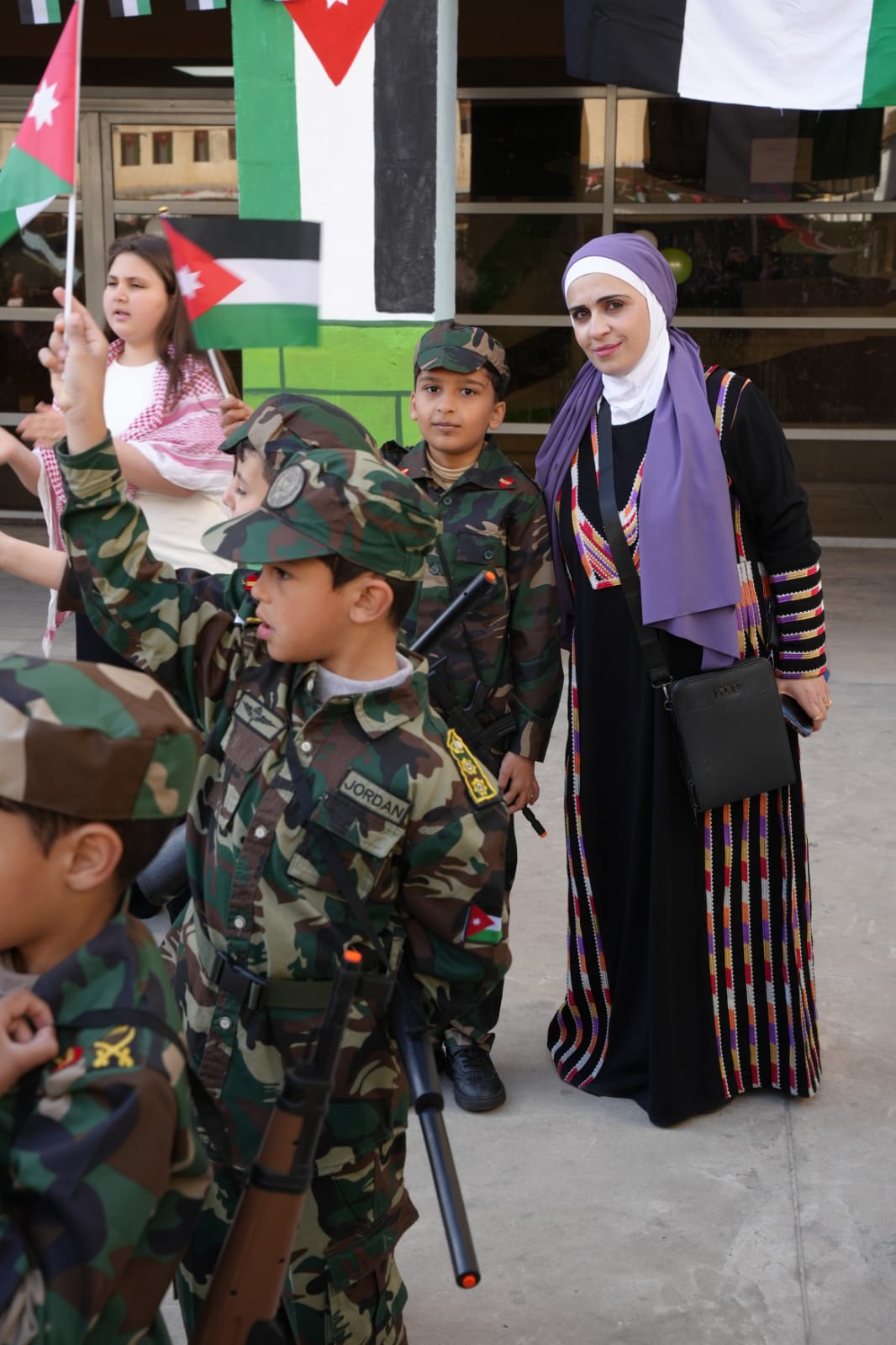 Madar Al-Saa Images 0.8843082436678777