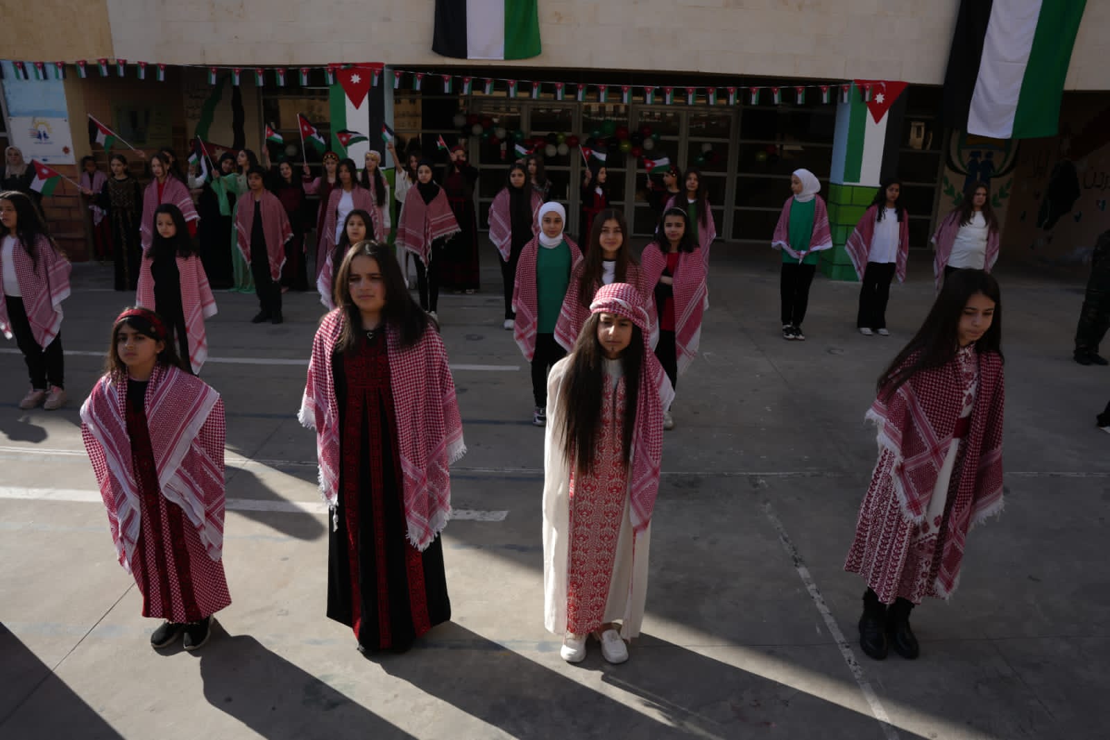 Madar Al-Saa Images 0.20760008302533528