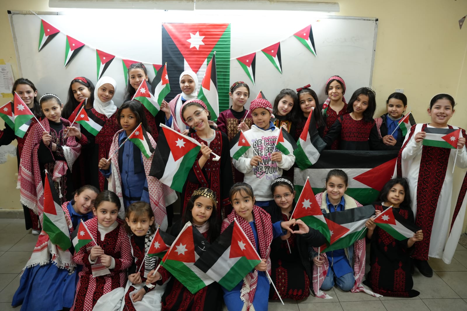 Madar Al-Saa Images 0.531919107629871