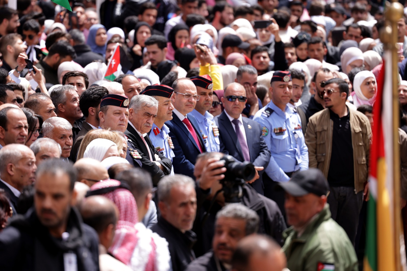 Madar Al-Saa Images 0.9840259941198555