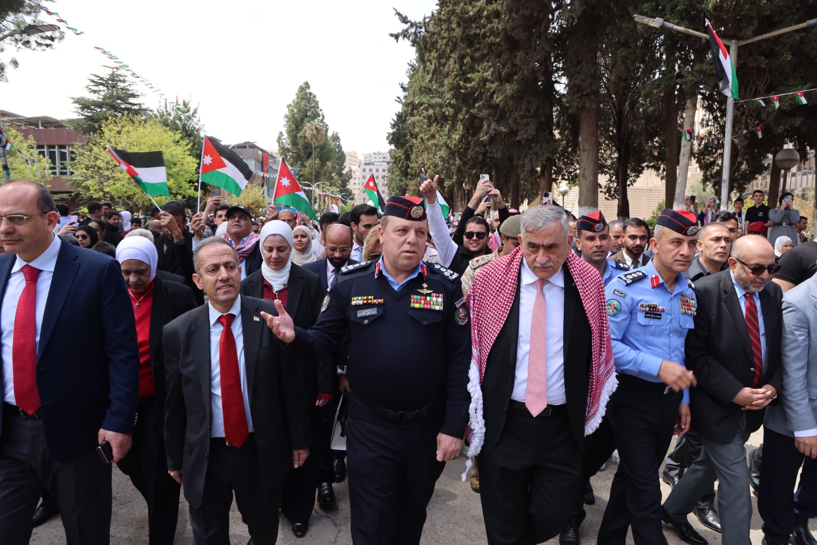 Madar Al-Saa Images 0.05941335818014515