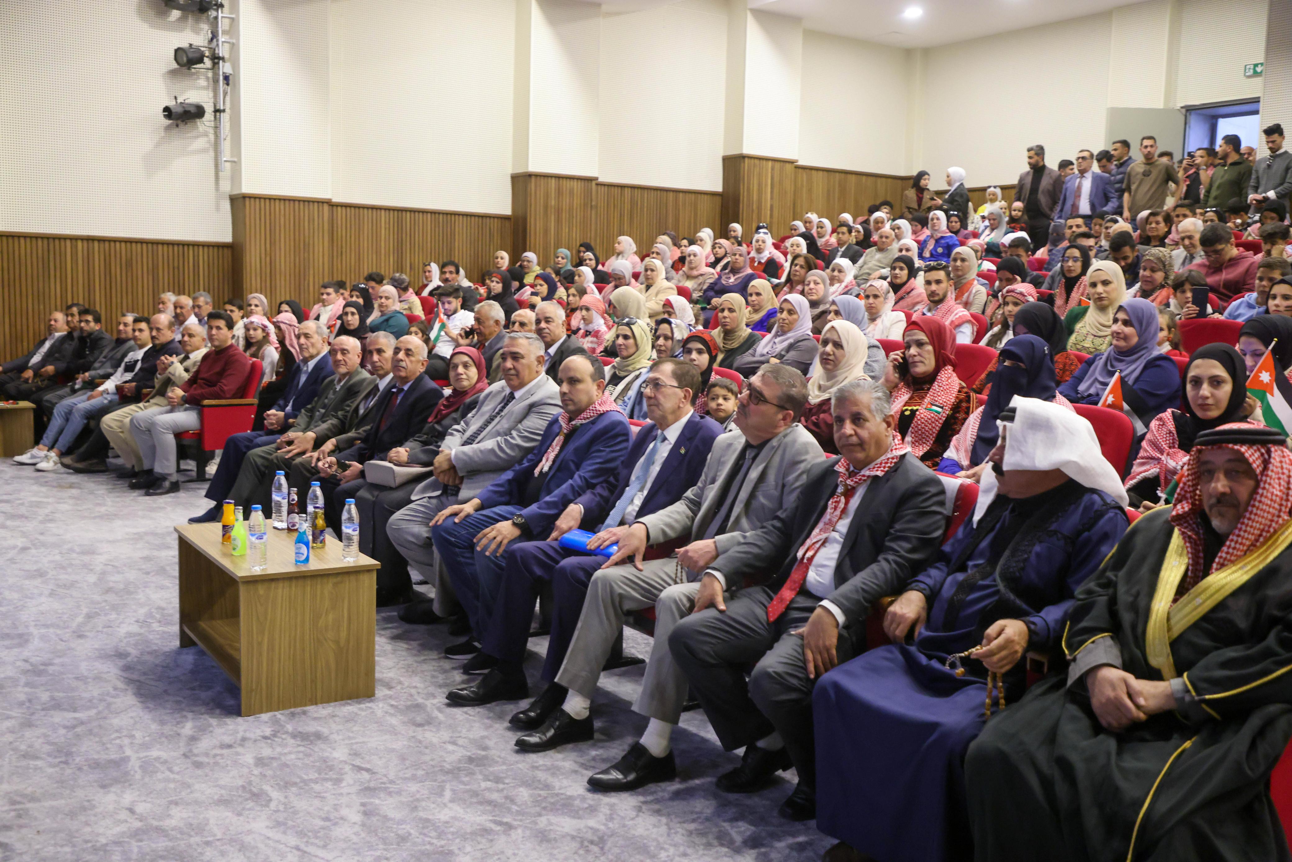 Madar Al-Saa Images 0.39404979922725925