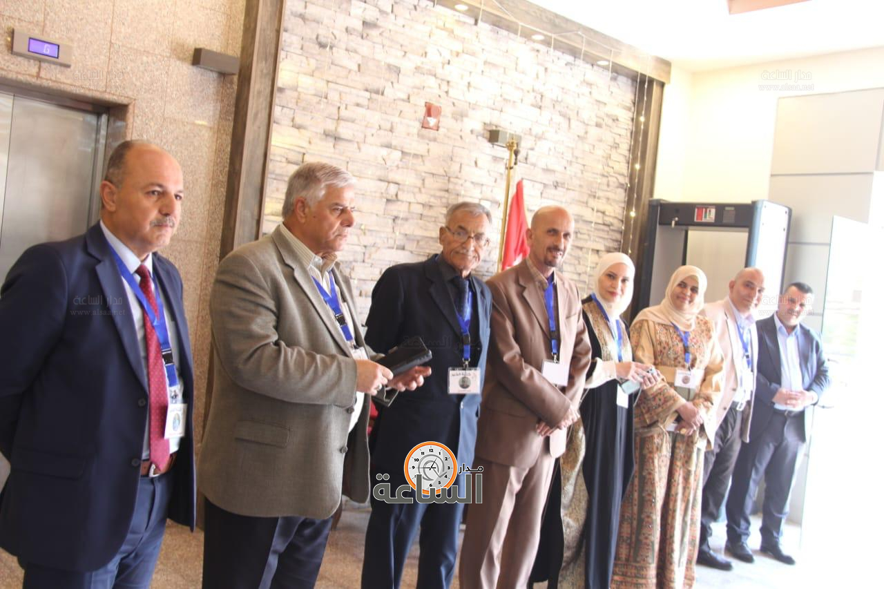 Madar Al-Saa Images 0.6064714529284568