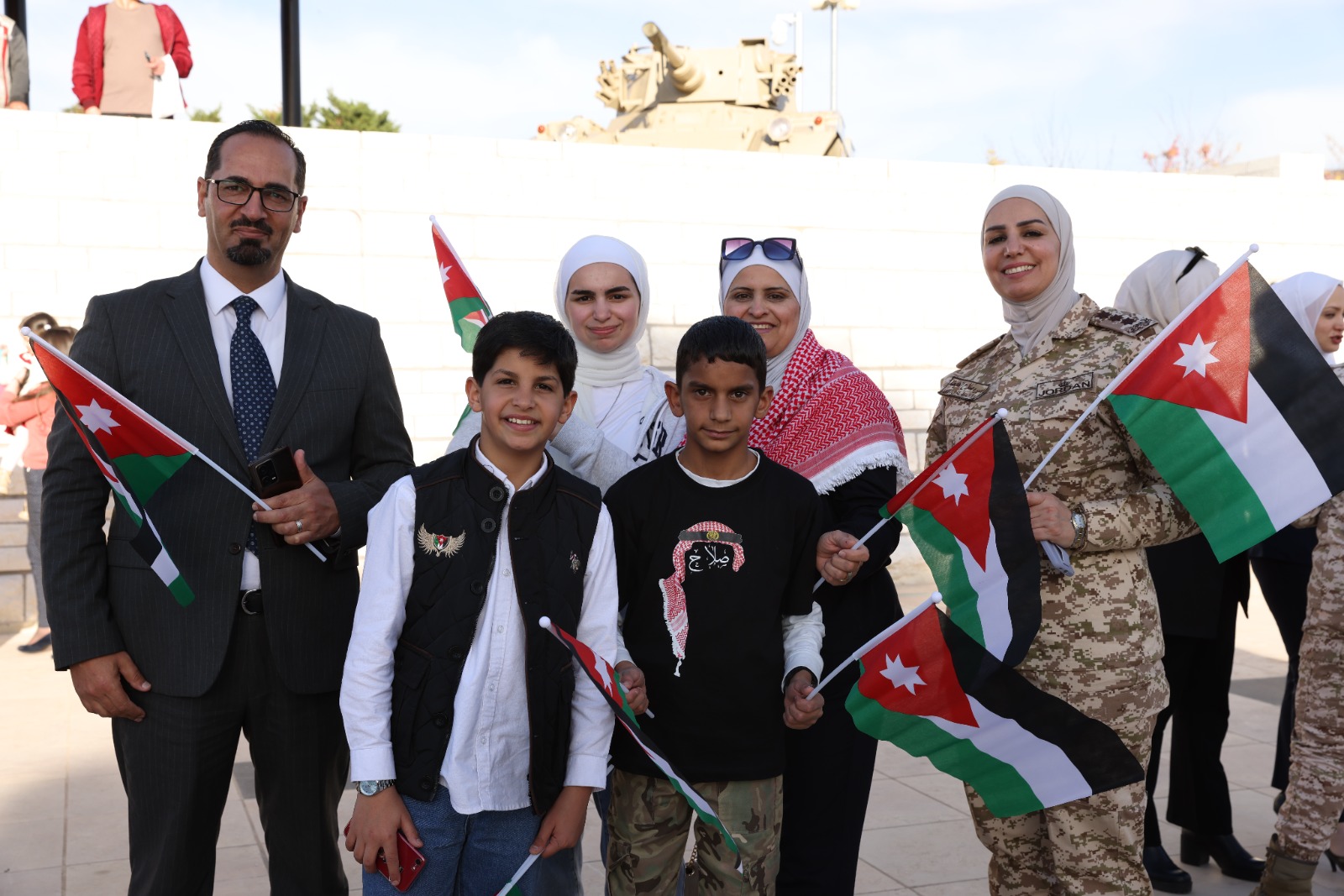 Madar Al-Saa Images 0.8608925400625402