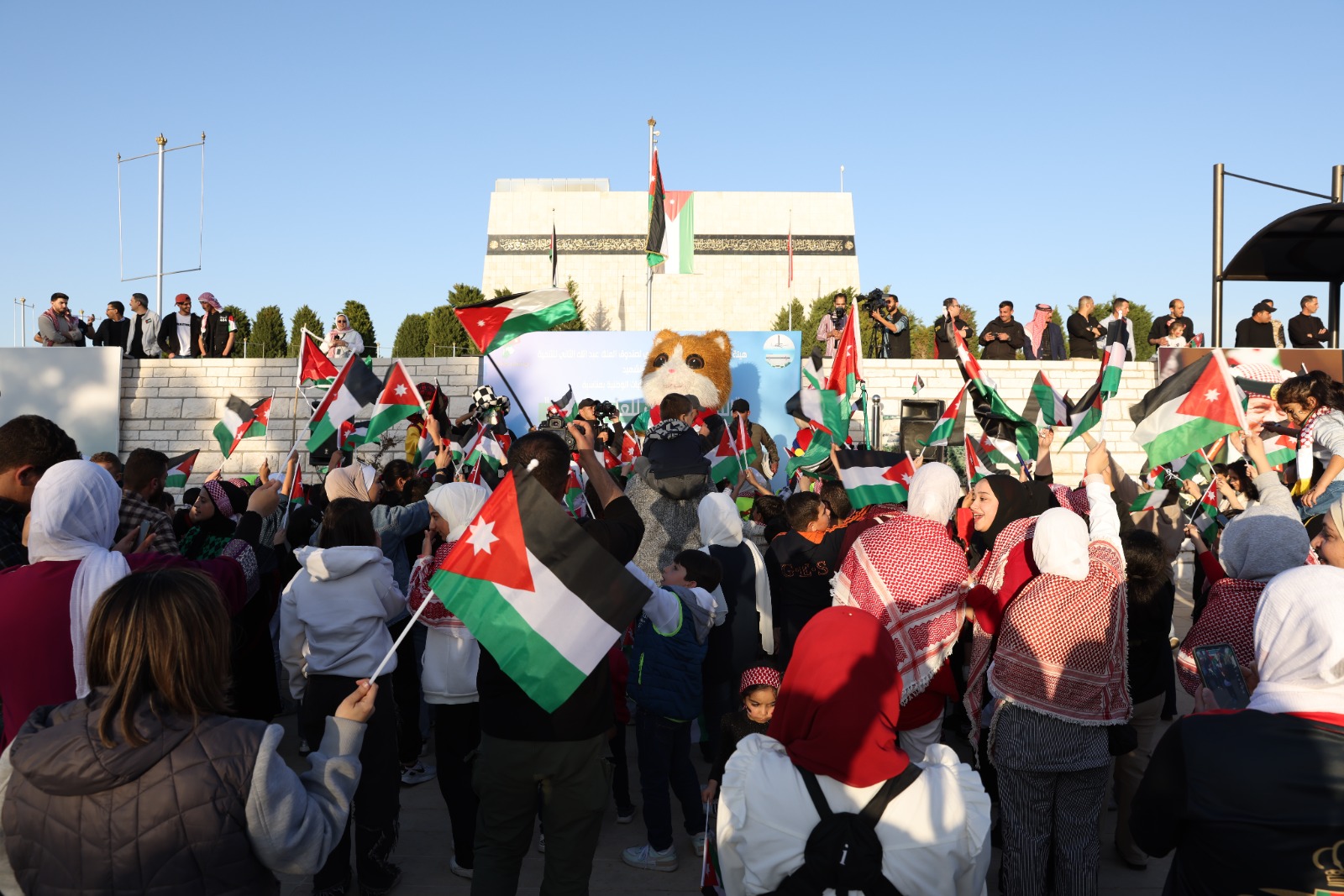 Madar Al-Saa Images 0.36271625346180436