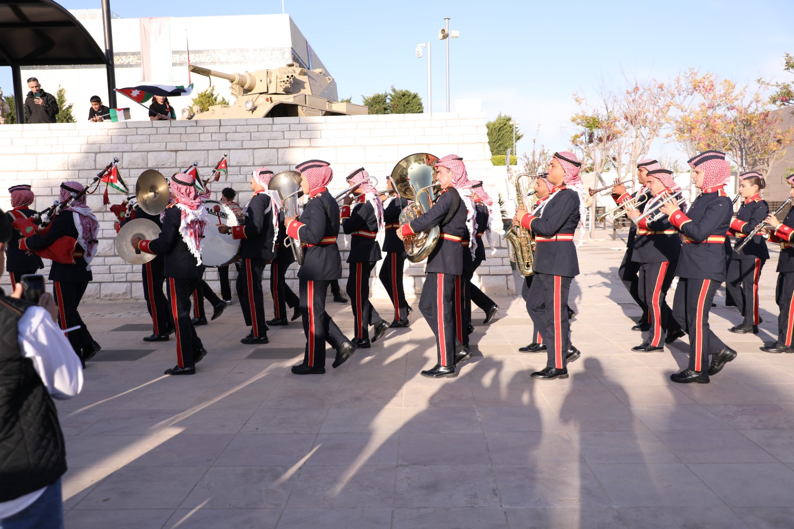 Madar Al-Saa Images 0.1124921145213762