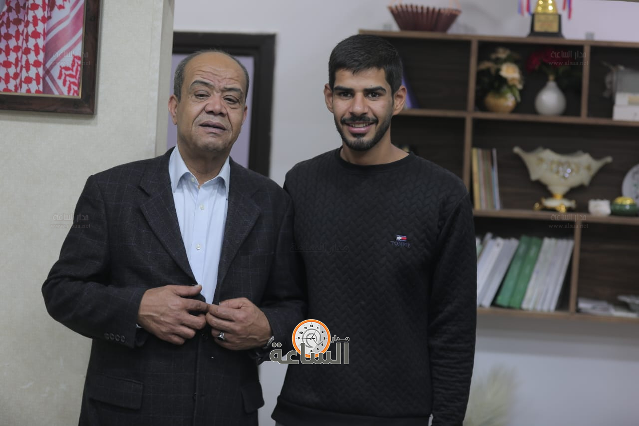 Madar Al-Saa Images 0.7571707864428885