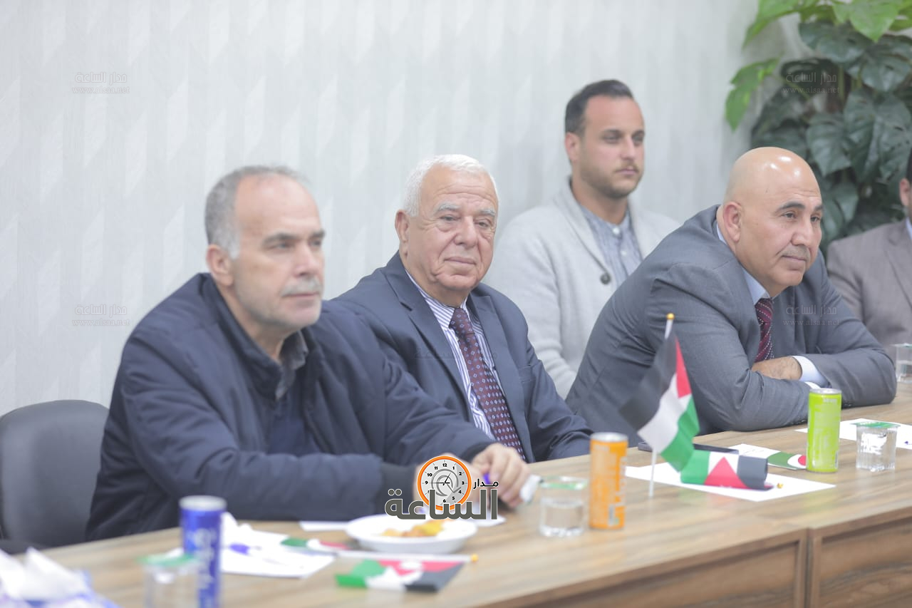 Madar Al-Saa Images 0.13235364293360175