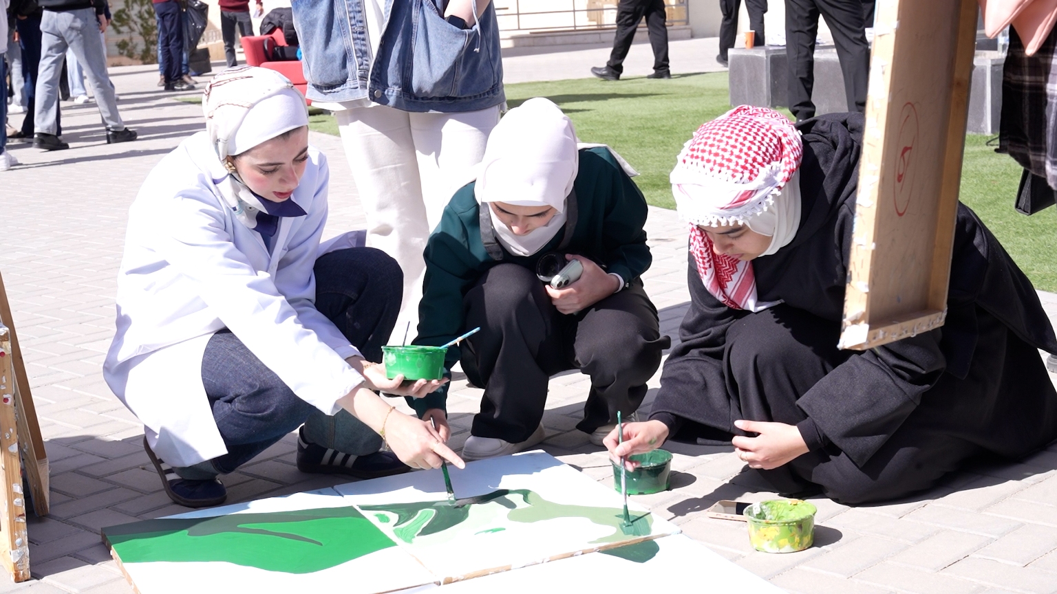 Madar Al-Saa Images 0.5542395155180244