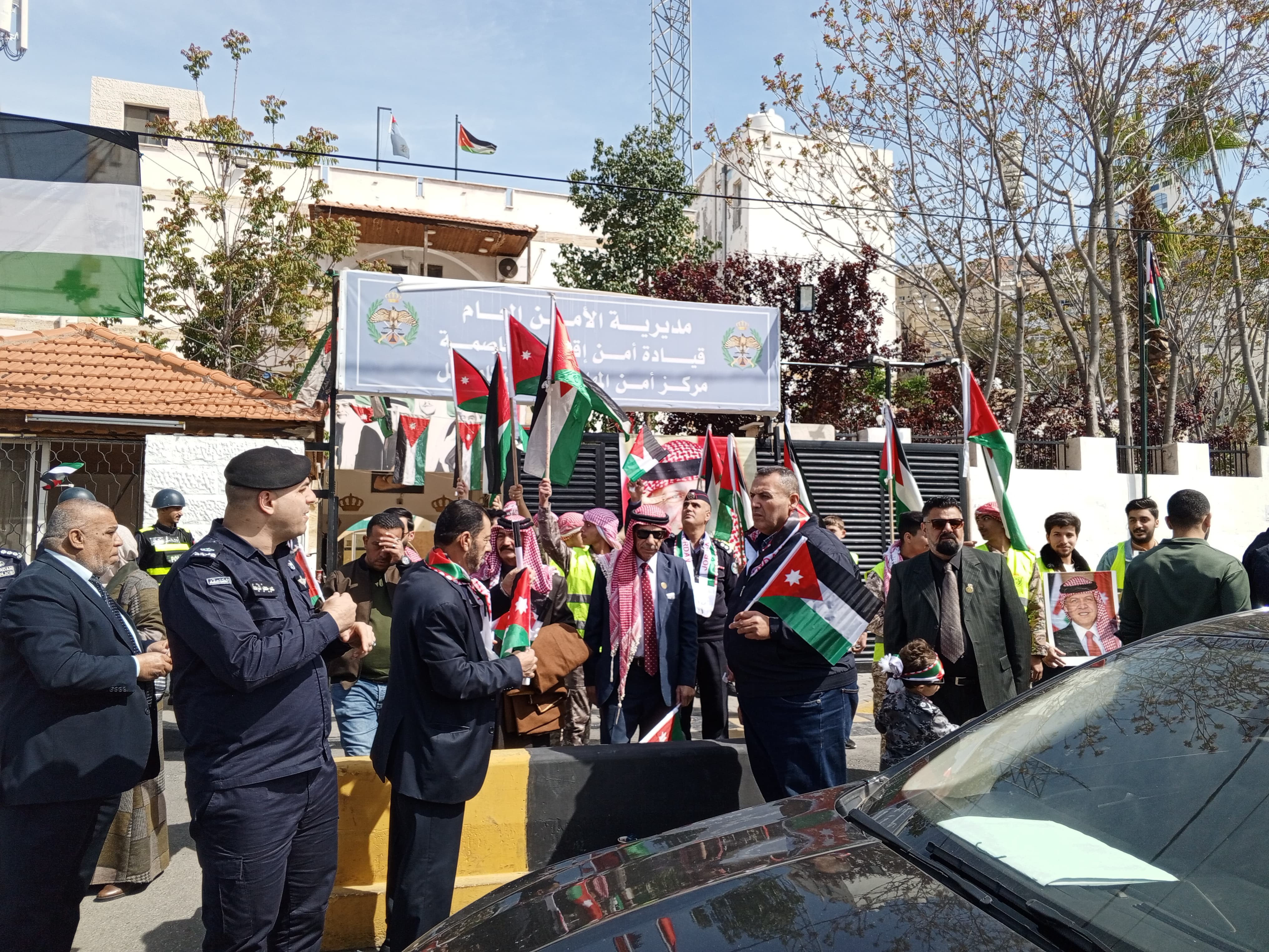 Madar Al-Saa Images 0.49434813317405957