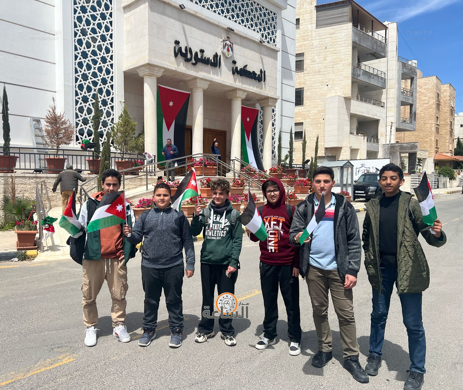 Madar Al-Saa Images 0.6927693366159682