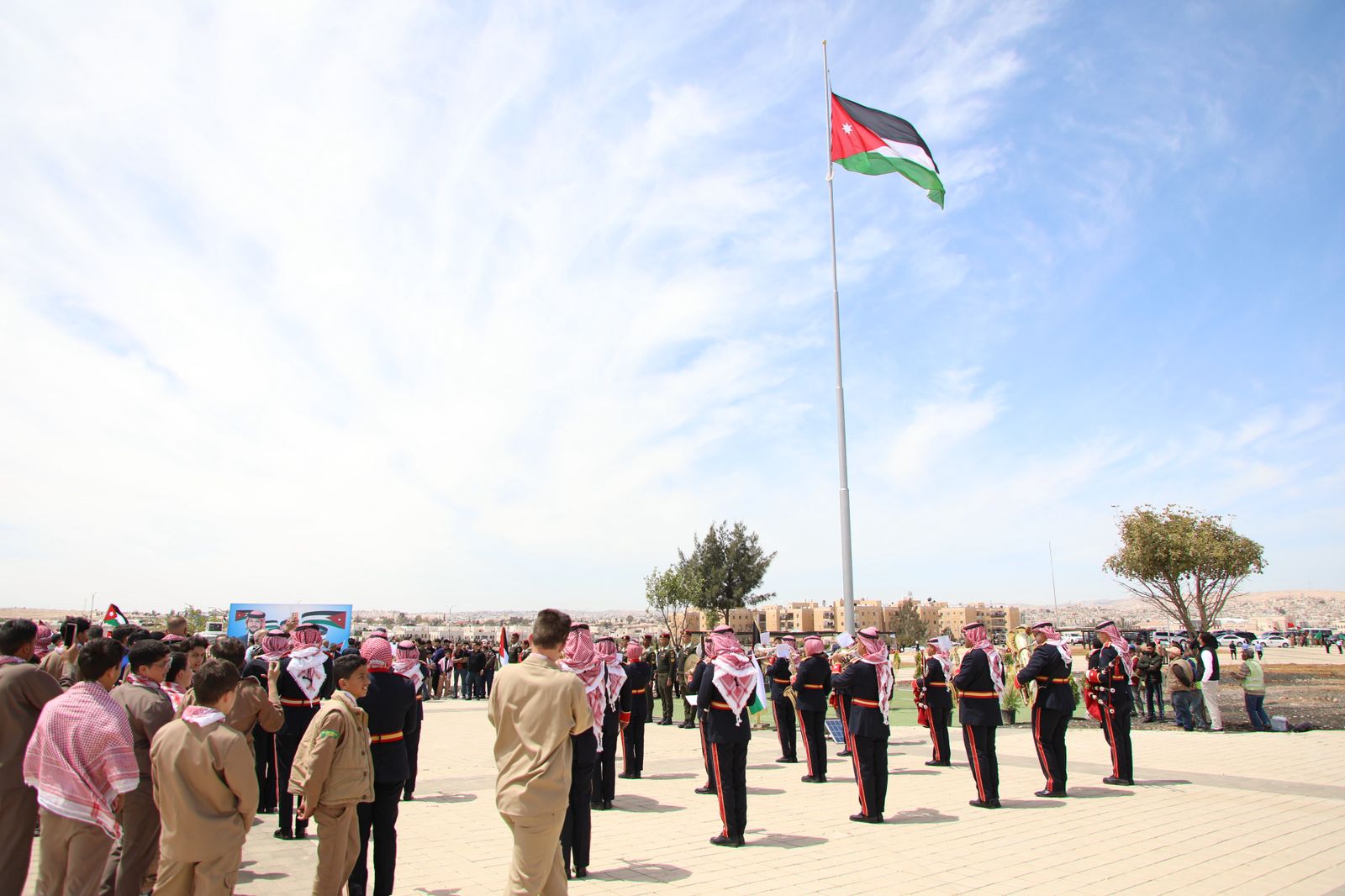 Madar Al-Saa Images 0.7353982229458019