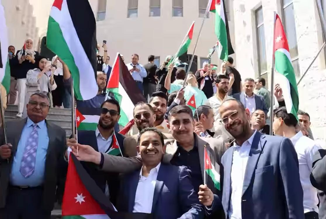 Madar Al-Saa Images 0.5806484979970625