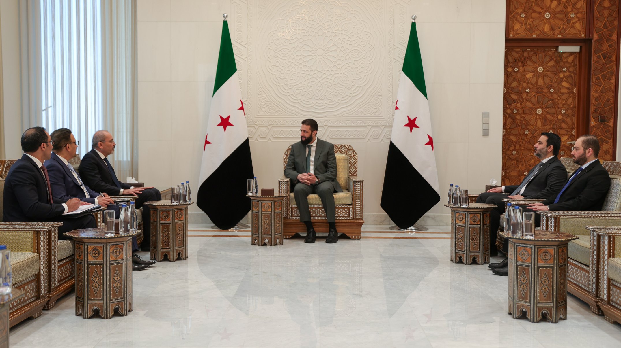 Madar Al-Saa Images 0.5547333632085286