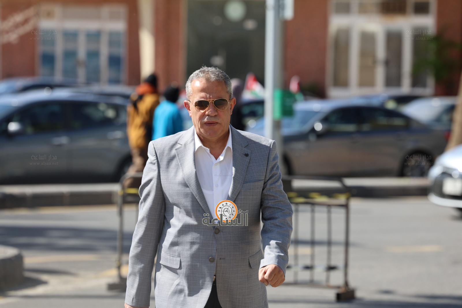 Madar Al-Saa Images 0.24999385539937125