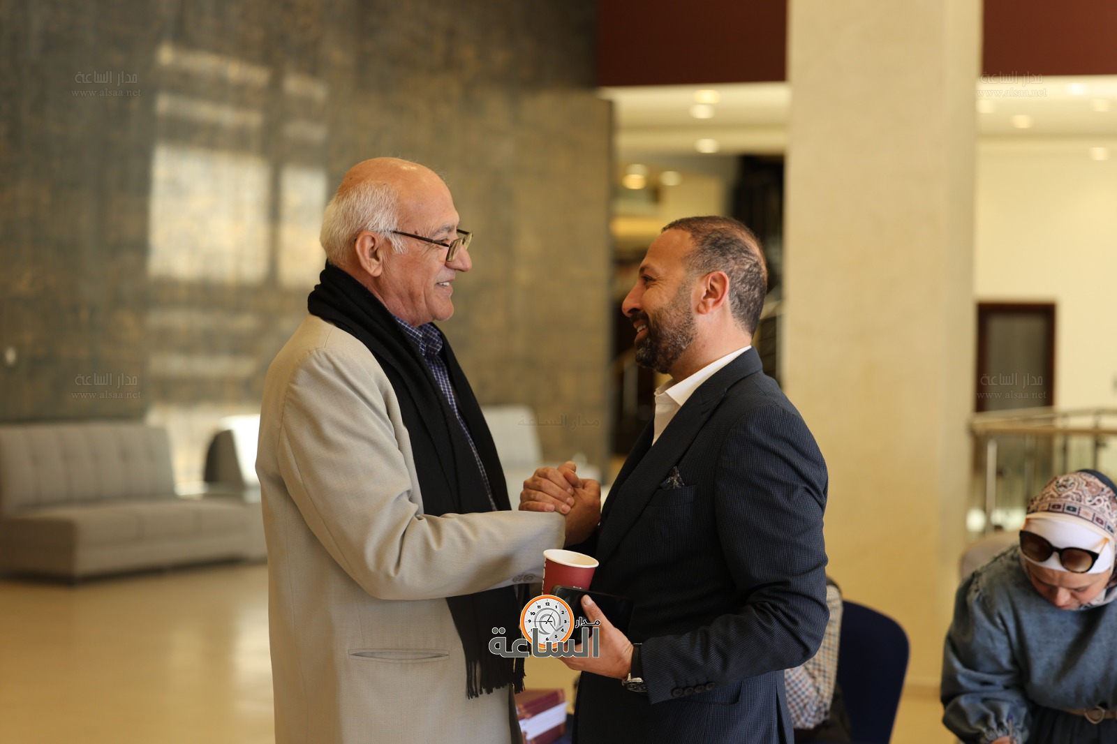 Madar Al-Saa Images 0.3902498115342249