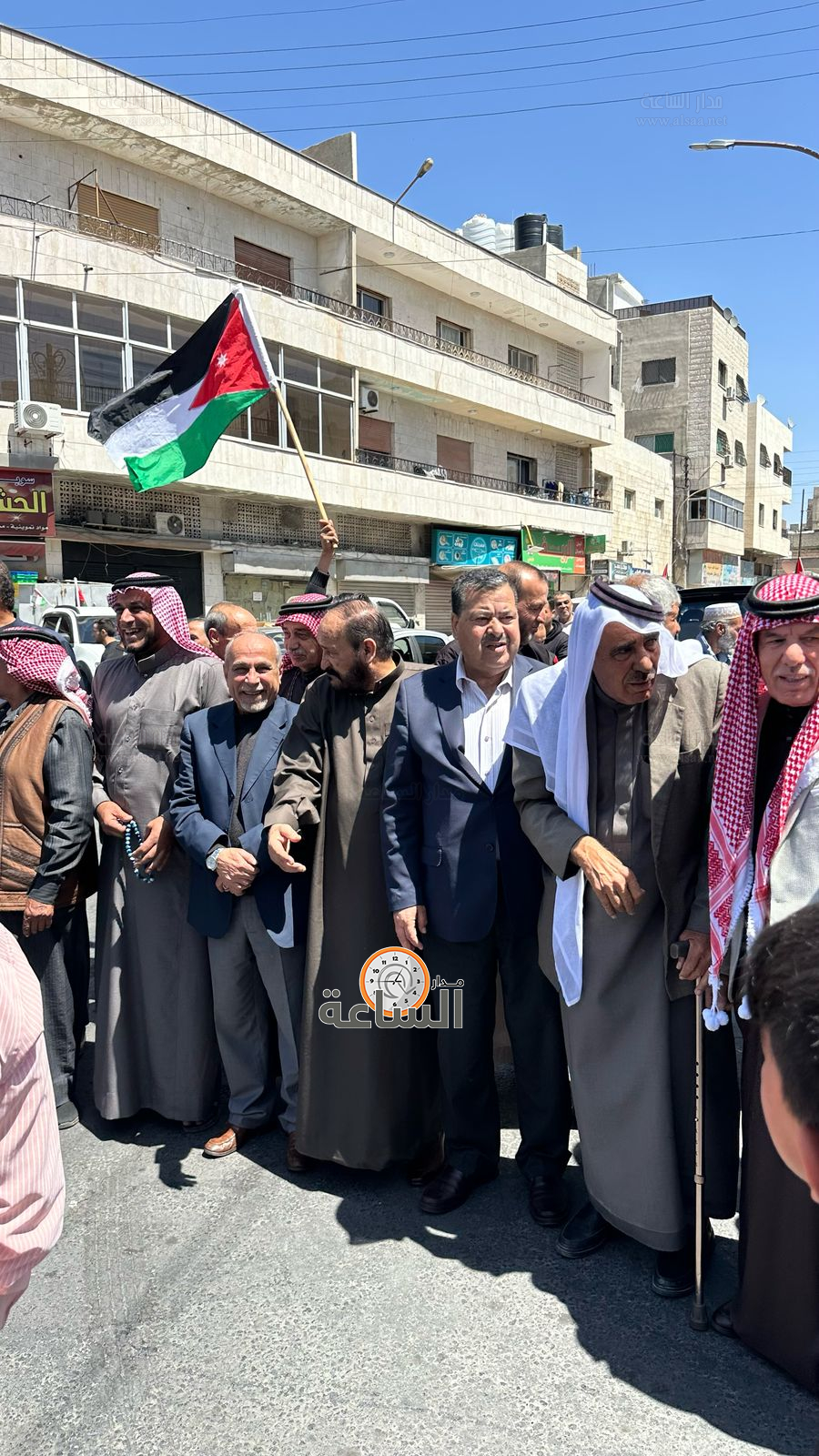 Madar Al-Saa Images 0.7490634429864571