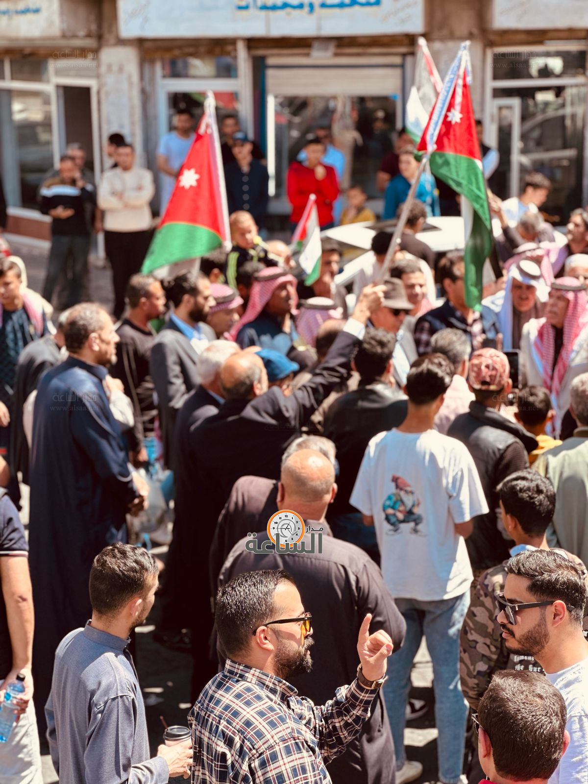 Madar Al-Saa Images 0.8117349271768229