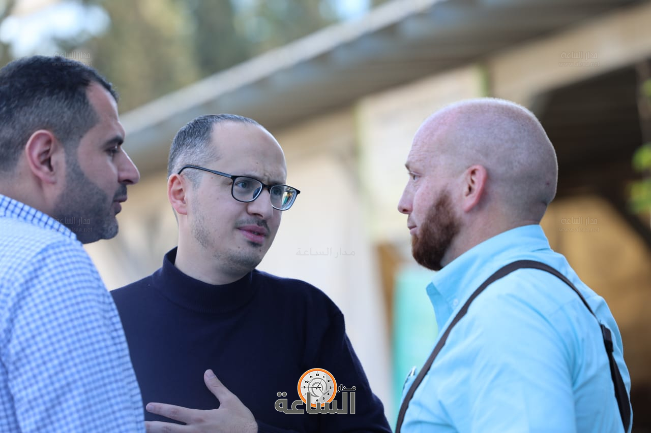 Madar Al-Saa Images 0.8512304362203894