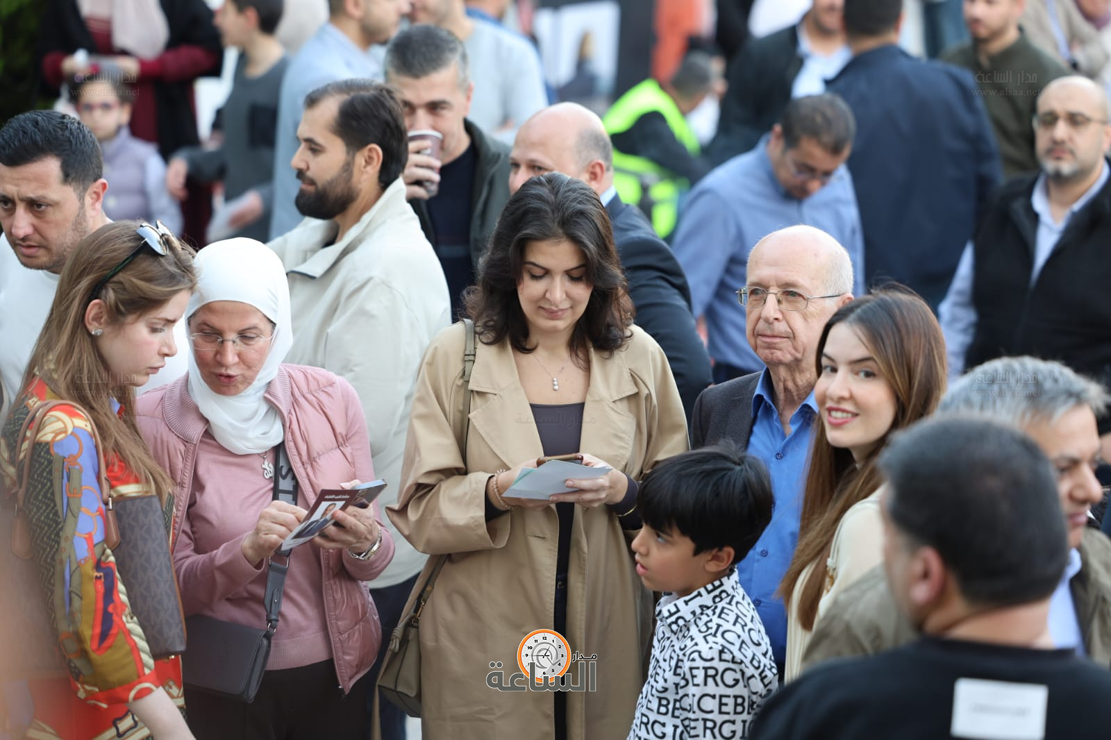 Madar Al-Saa Images 0.644431792374703