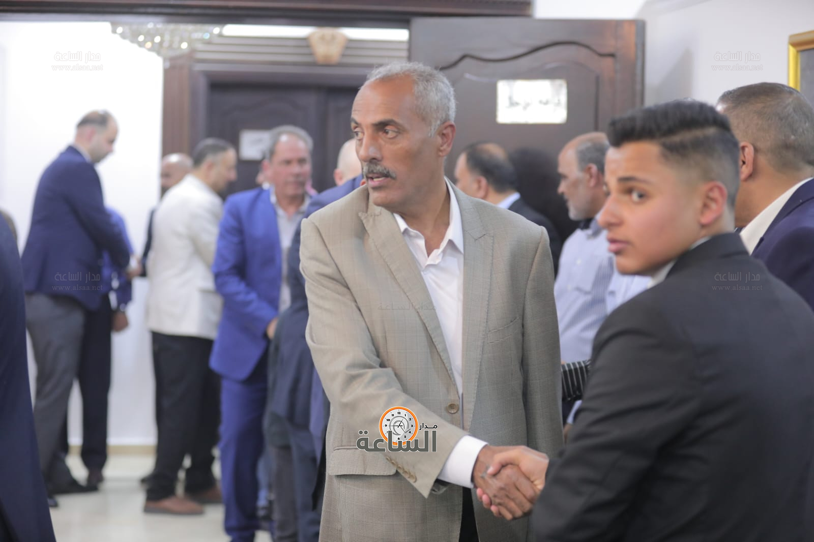 Madar Al-Saa Images 0.3758575654130294