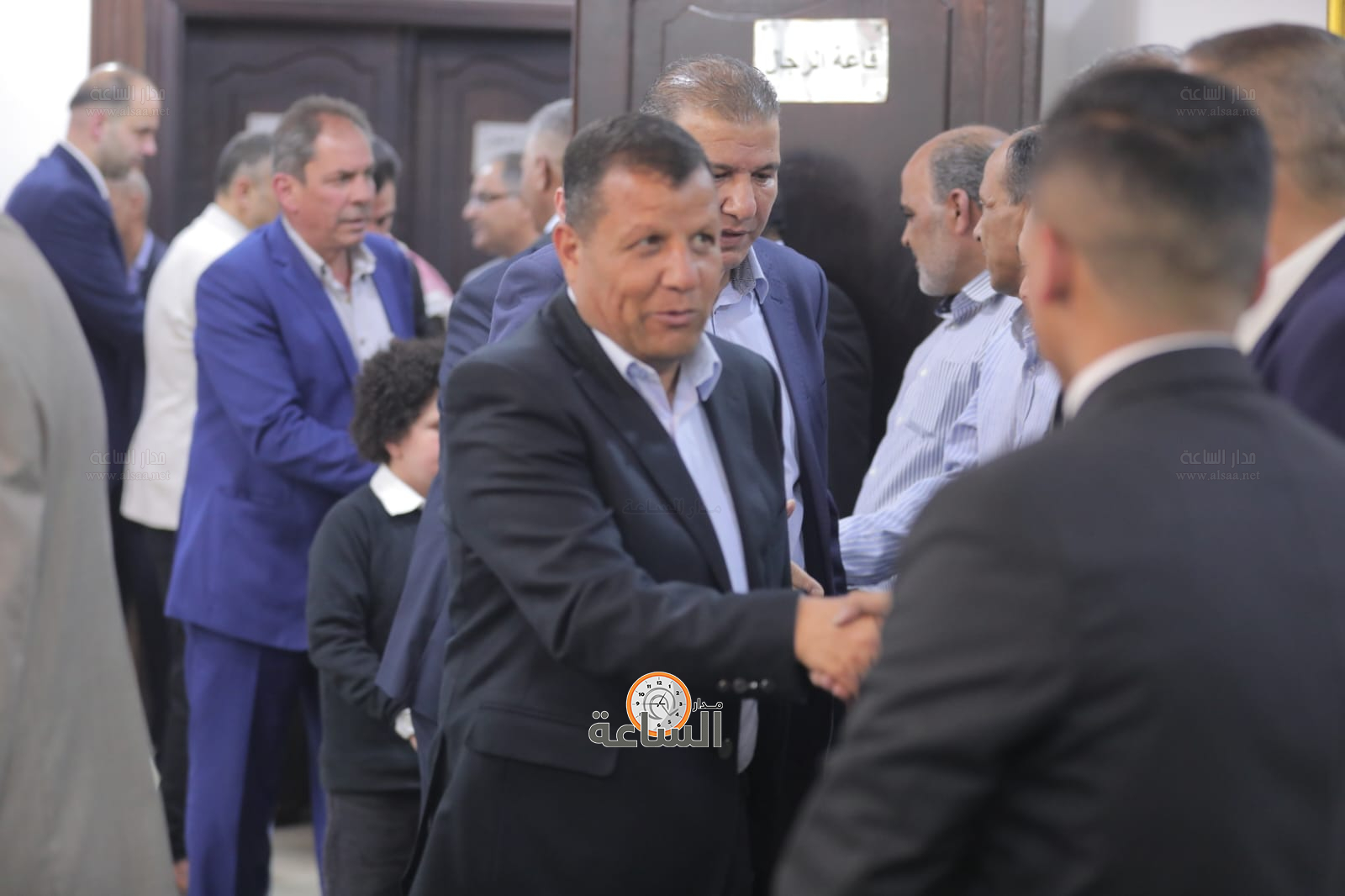 Madar Al-Saa Images 0.7862398761021729