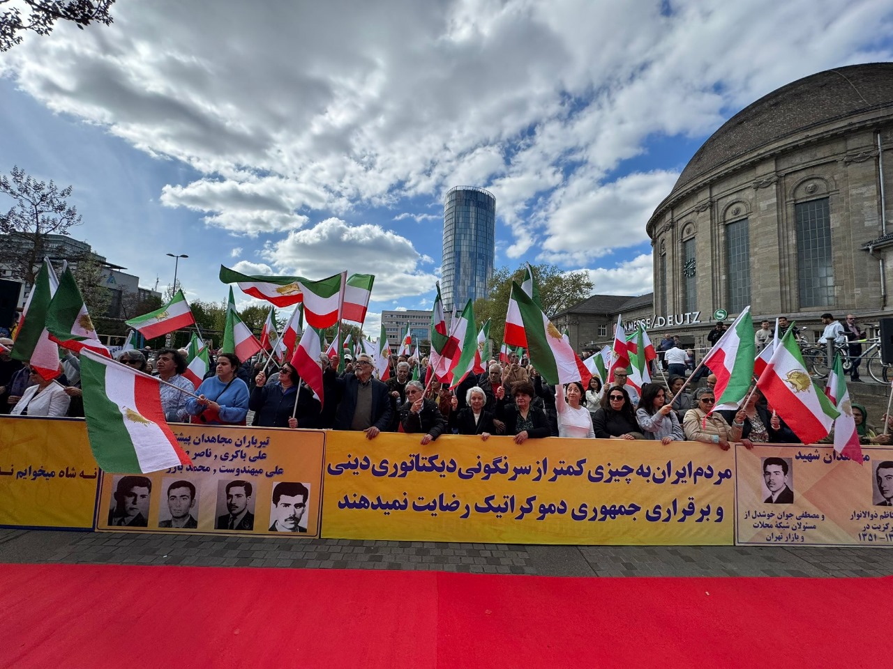 Madar Al-Saa Images 0.35401664831327706