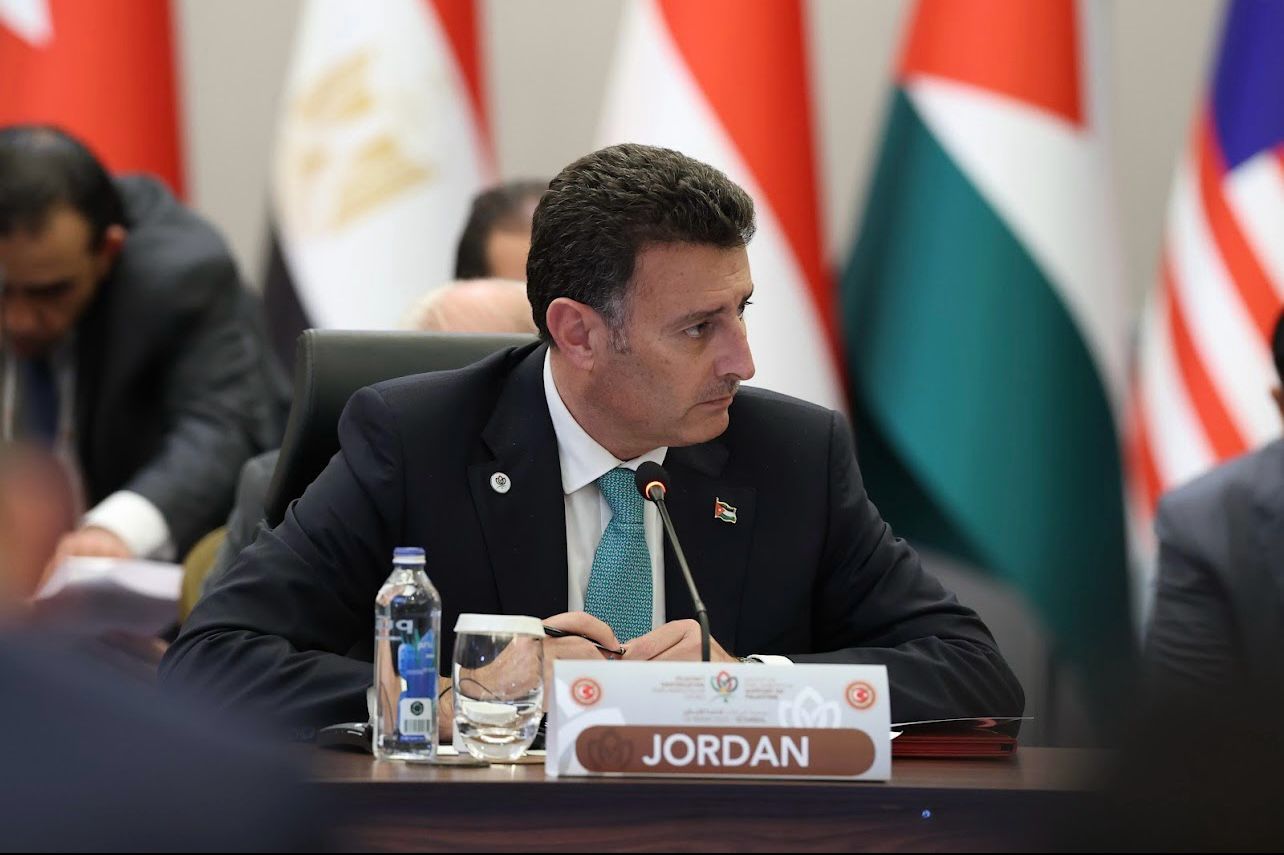 Madar Al-Saa Images 0.18583535926576977