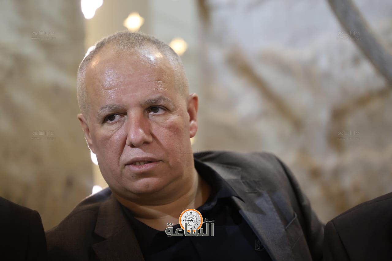 Madar Al-Saa Images 0.42445138703177143