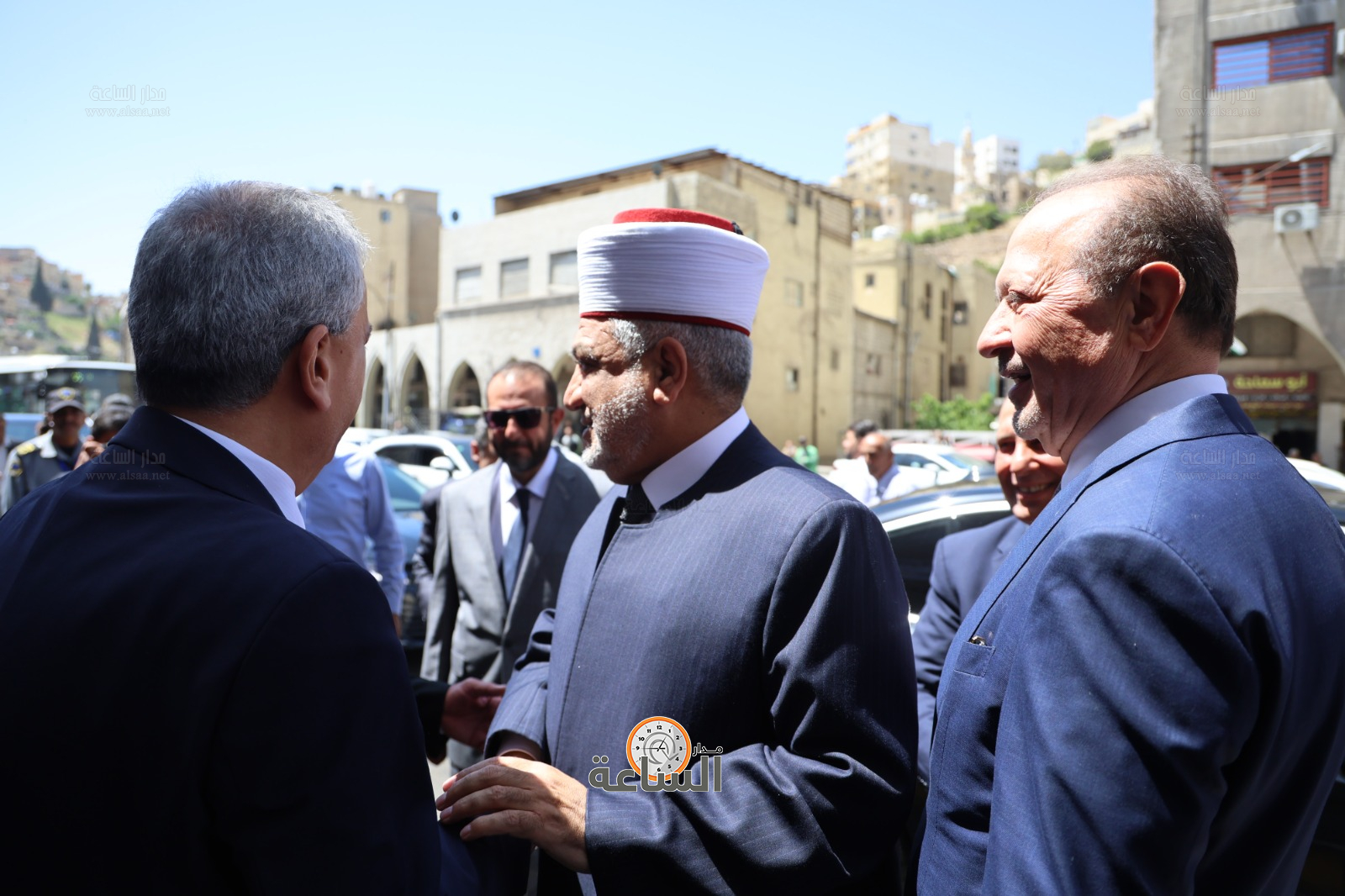 Madar Al-Saa Images 0.997945718335497