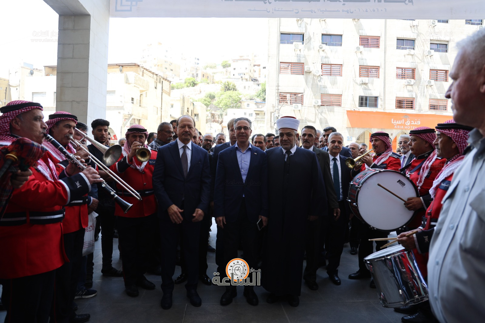 Madar Al-Saa Images 0.6500741871575921