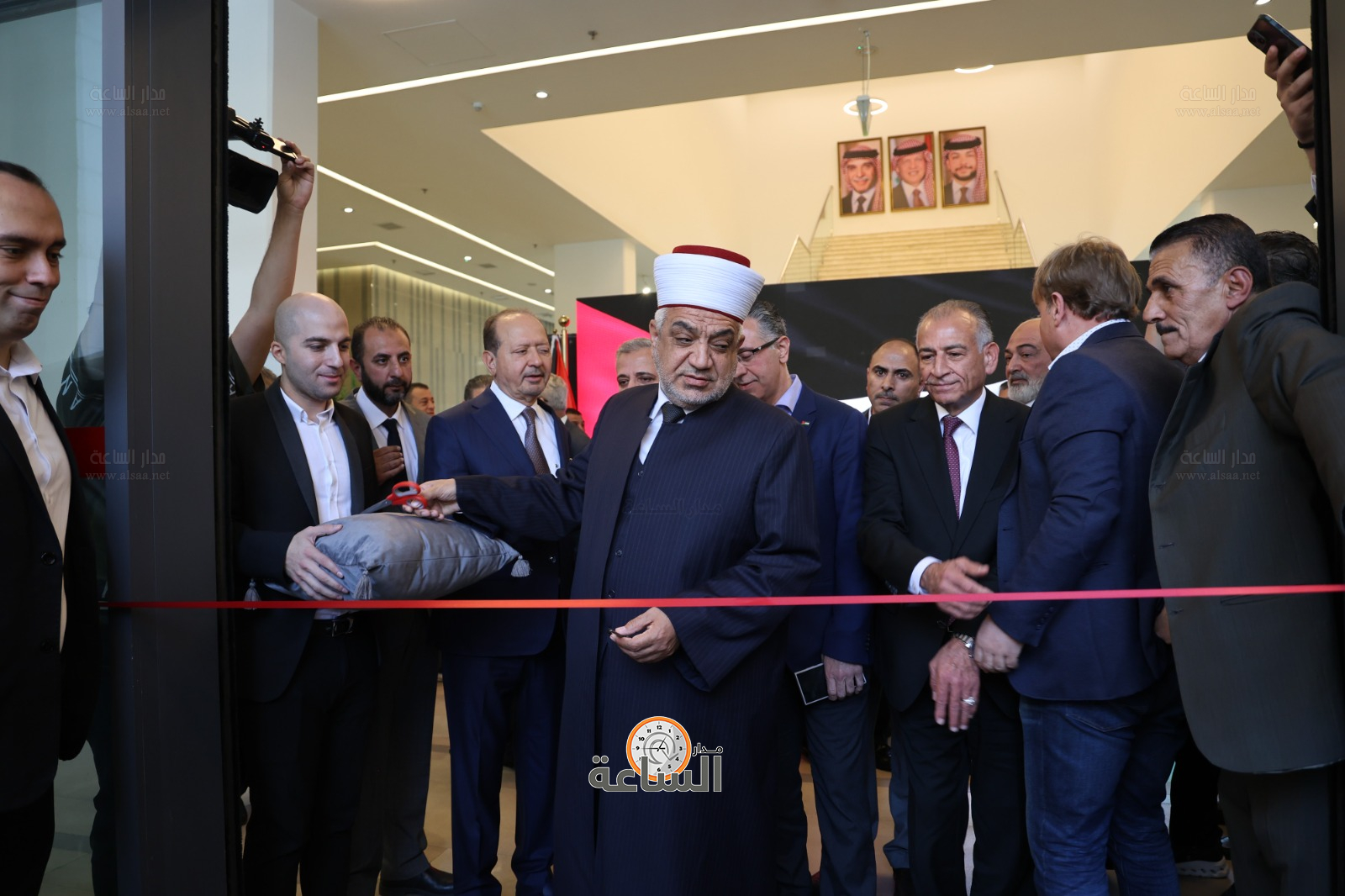 Madar Al-Saa Images 0.779644307891252