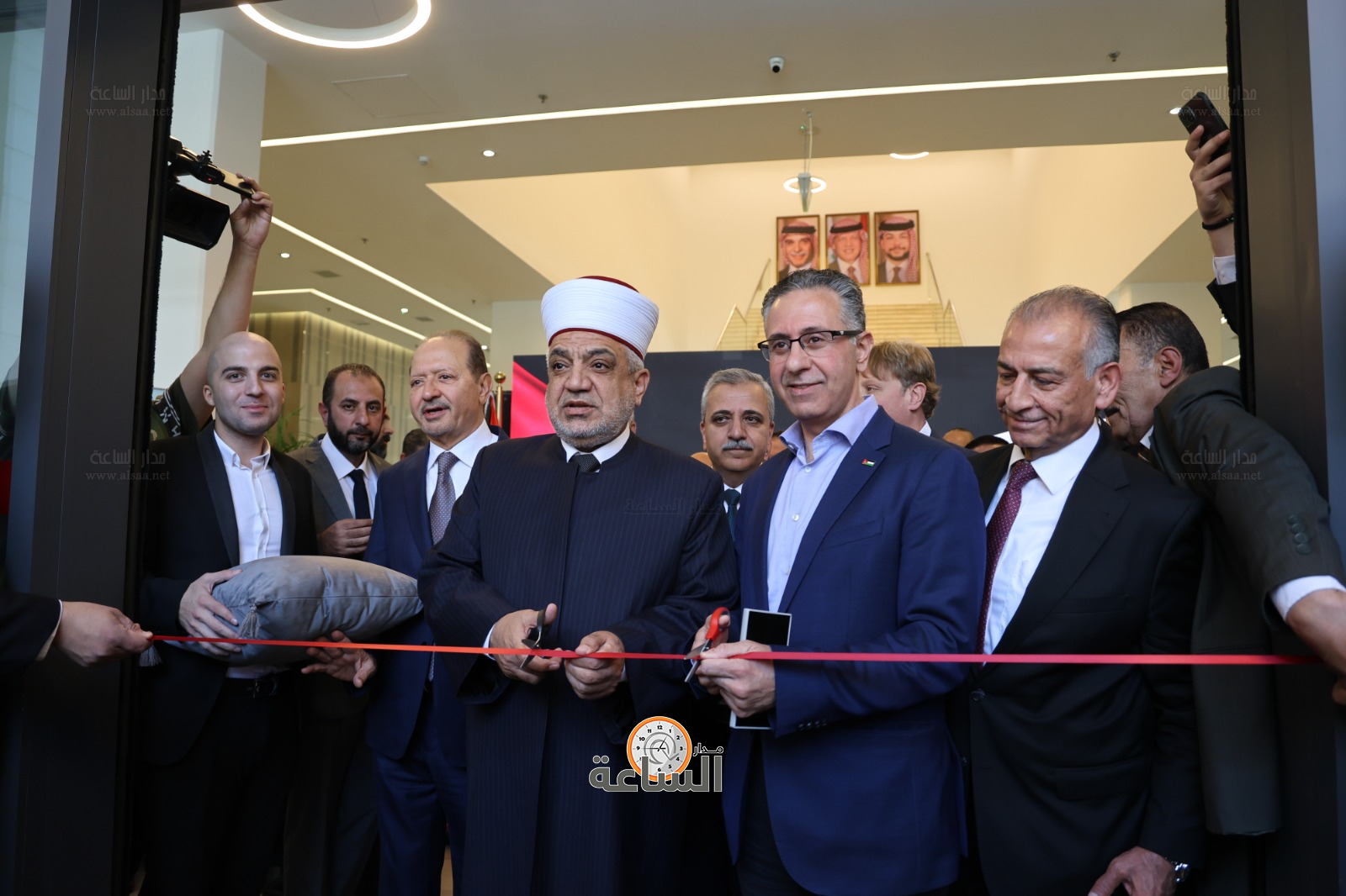 Madar Al-Saa Images 0.45154058044266654