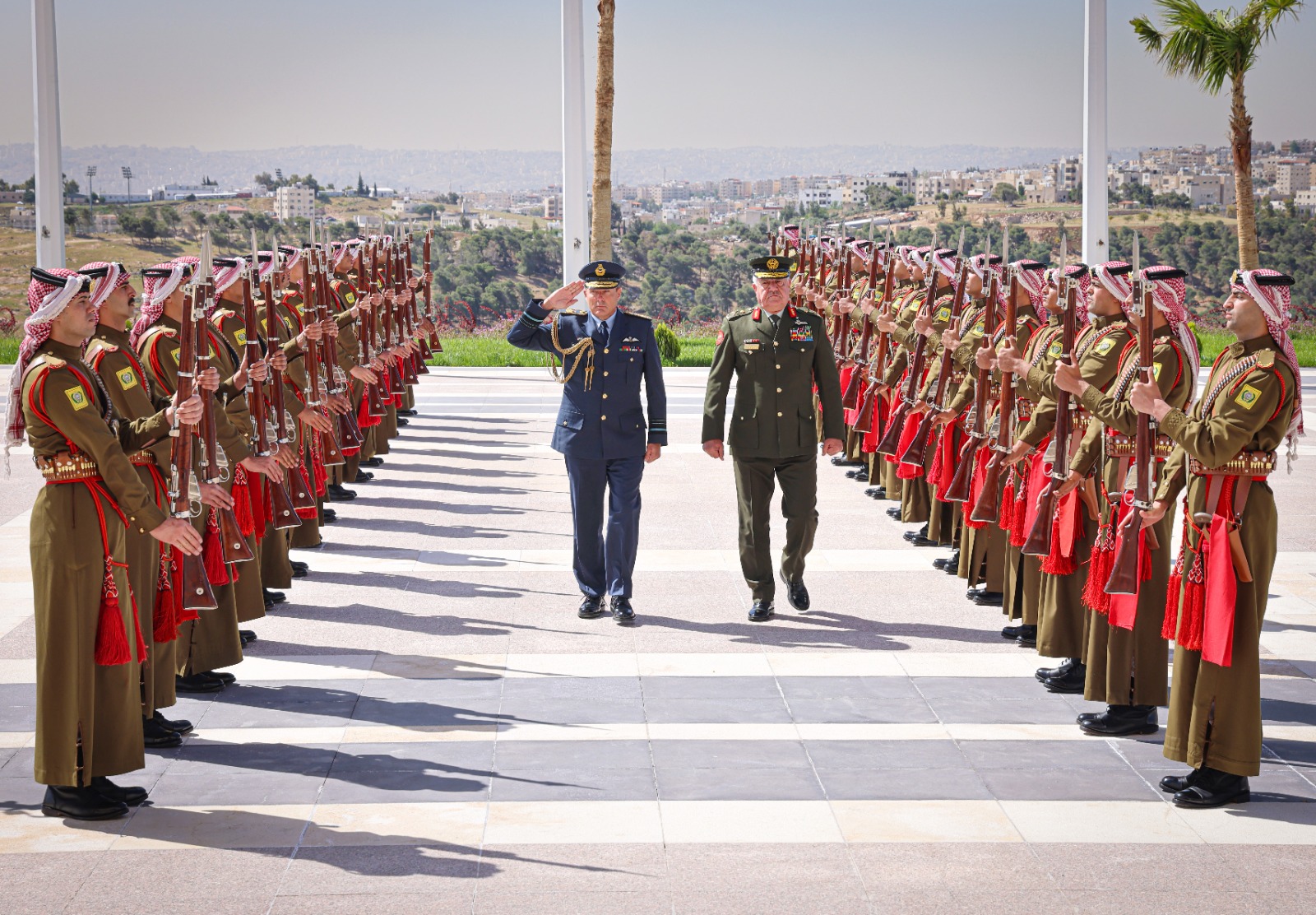 Madar Al-Saa Images 0.3644134296083287