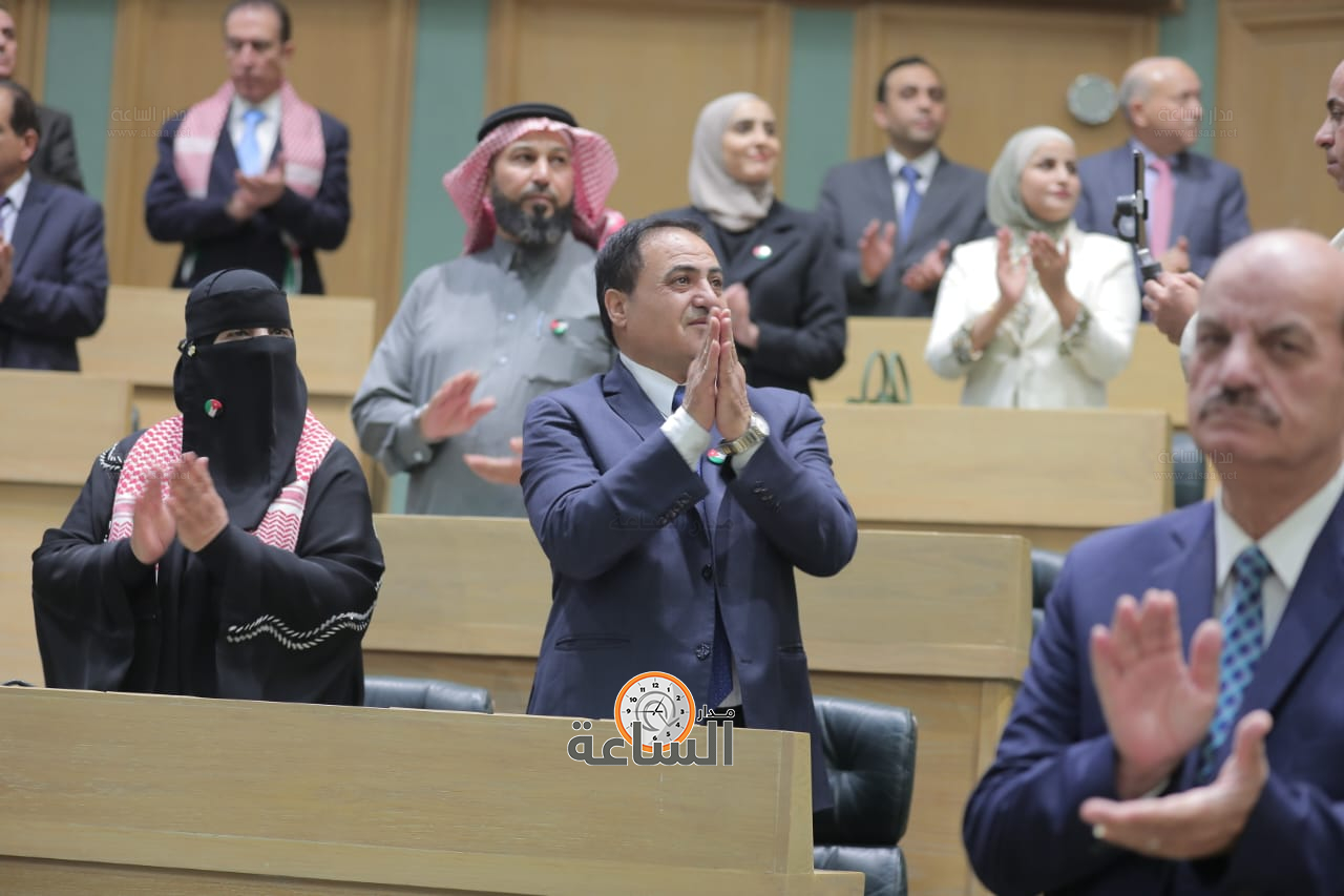 Madar Al-Saa Images 0.8384834186846394