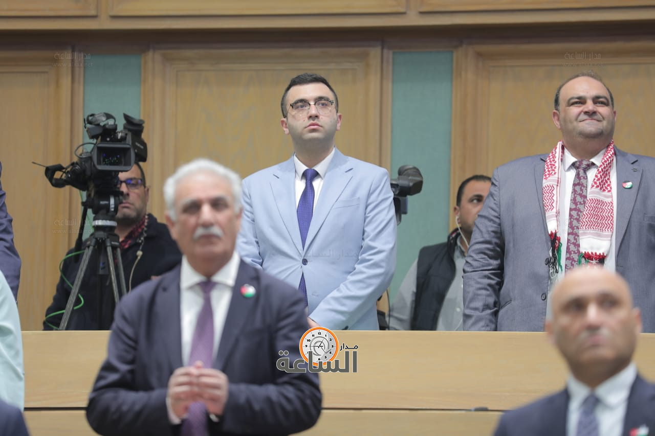 Madar Al-Saa Images 0.7616734604355835