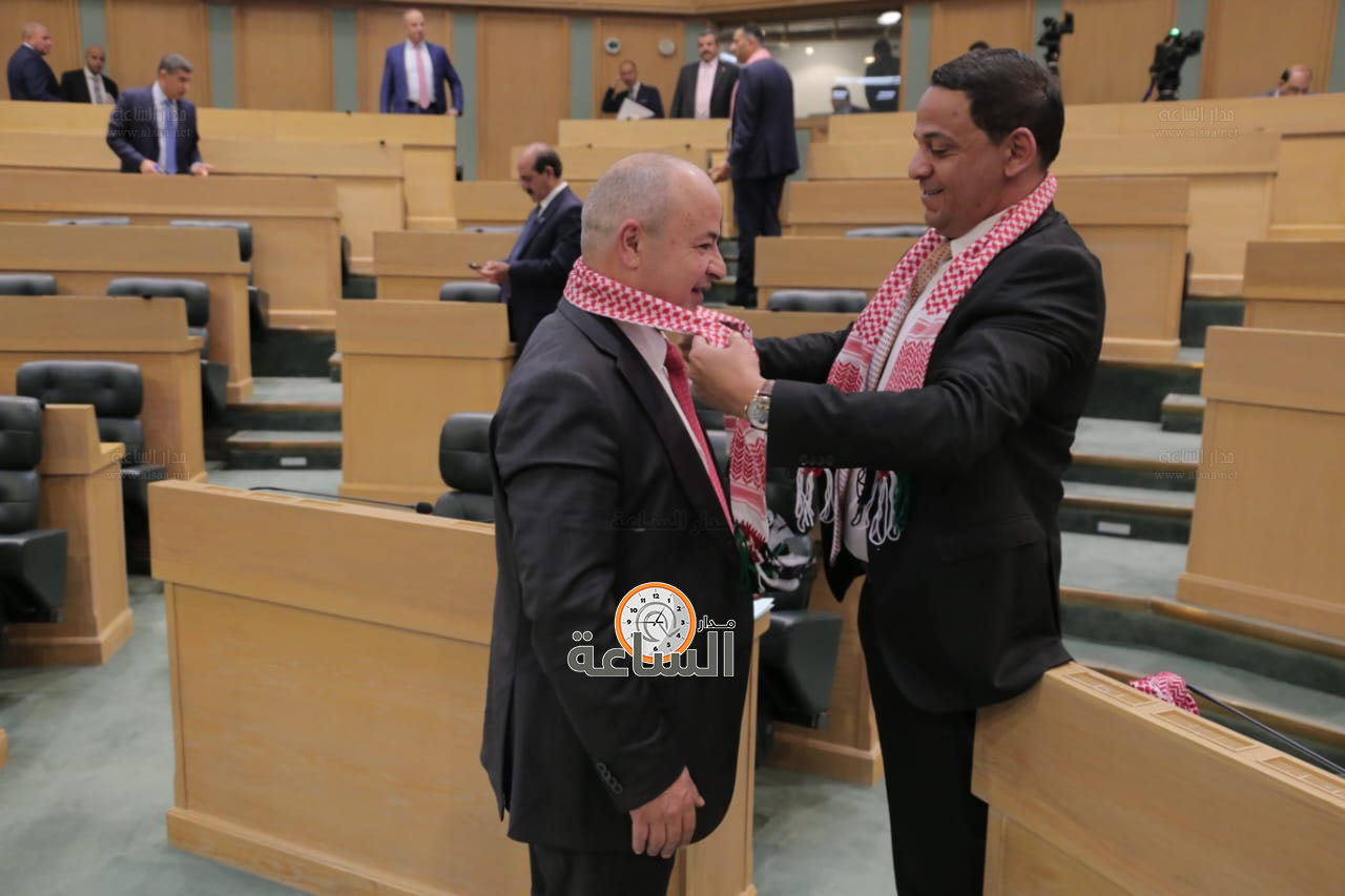 Madar Al-Saa Images 0.482707238760511