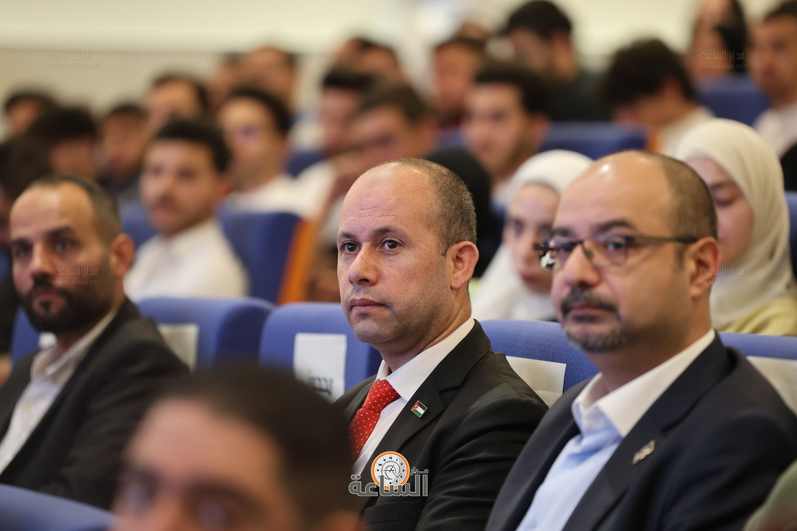 Madar Al-Saa Images 0.4661424248447352