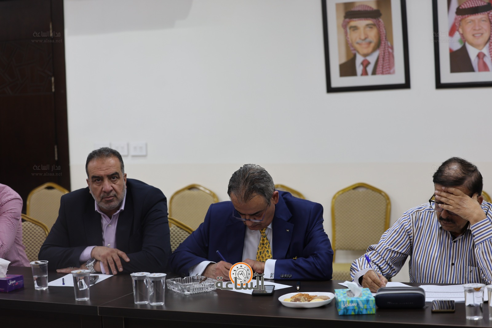 Madar Al-Saa Images 0.7755404829702135