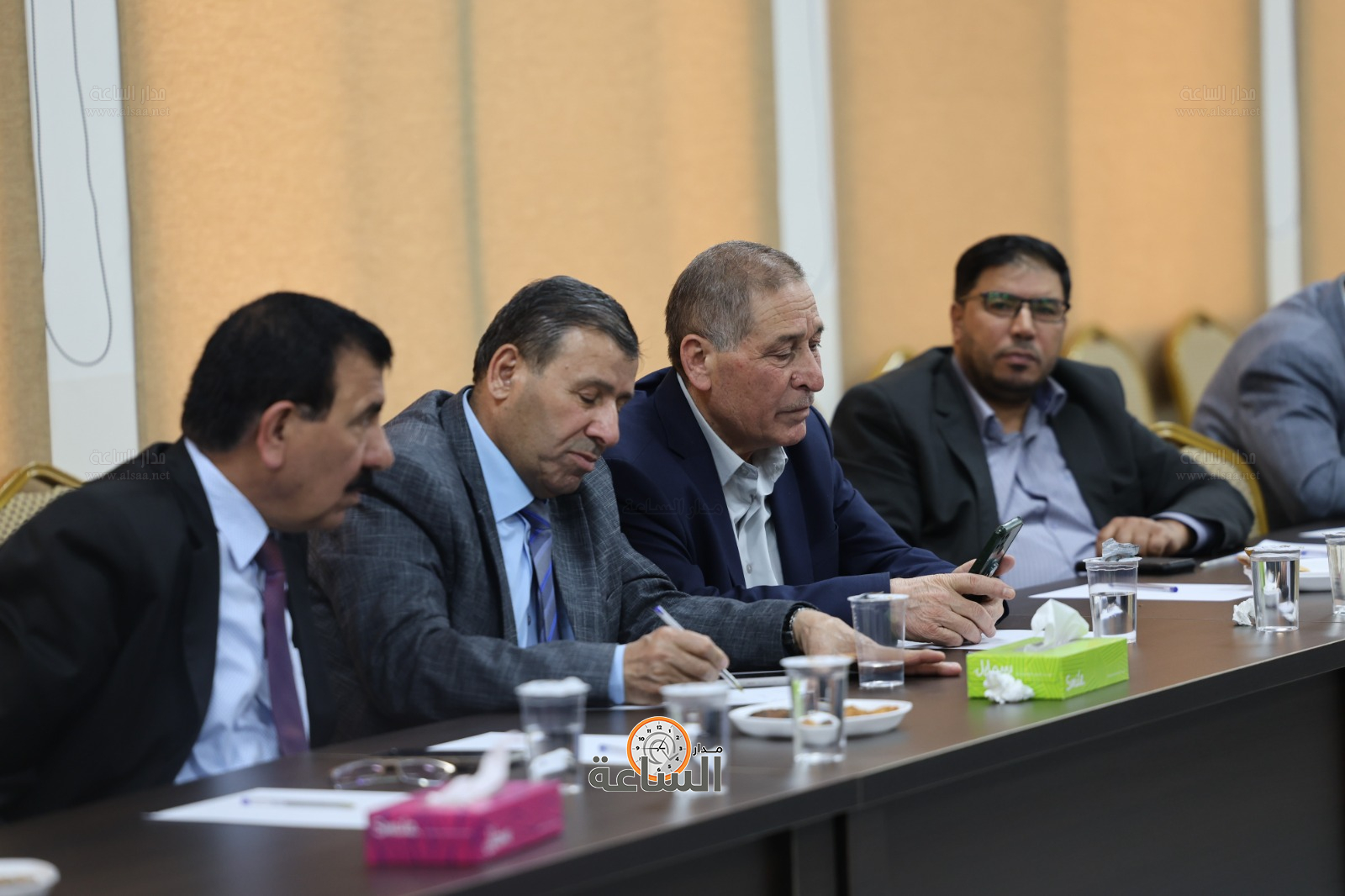 Madar Al-Saa Images 0.42916210650711617