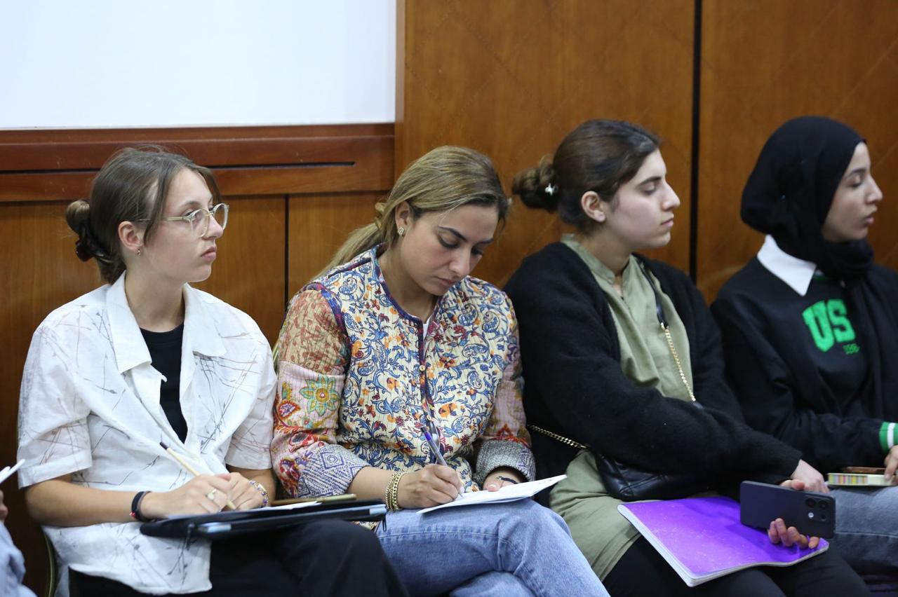 Madar Al-Saa Images 0.1183197894965693