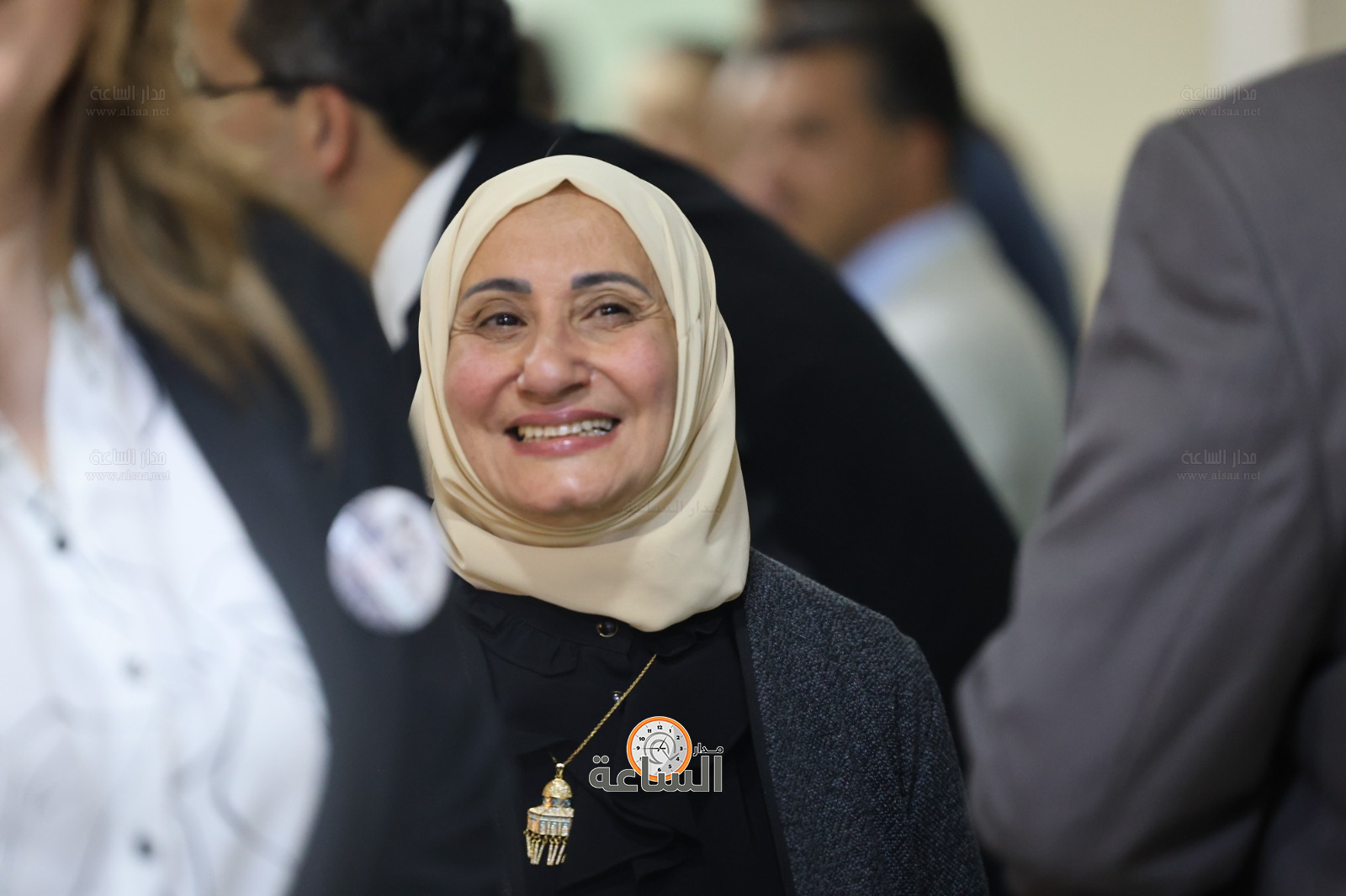 Madar Al-Saa Images 0.3259512181734685