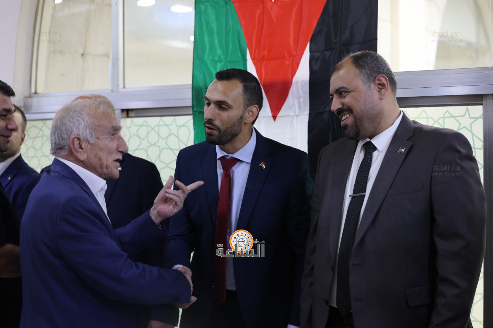 Madar Al-Saa Images 0.6221343954902656