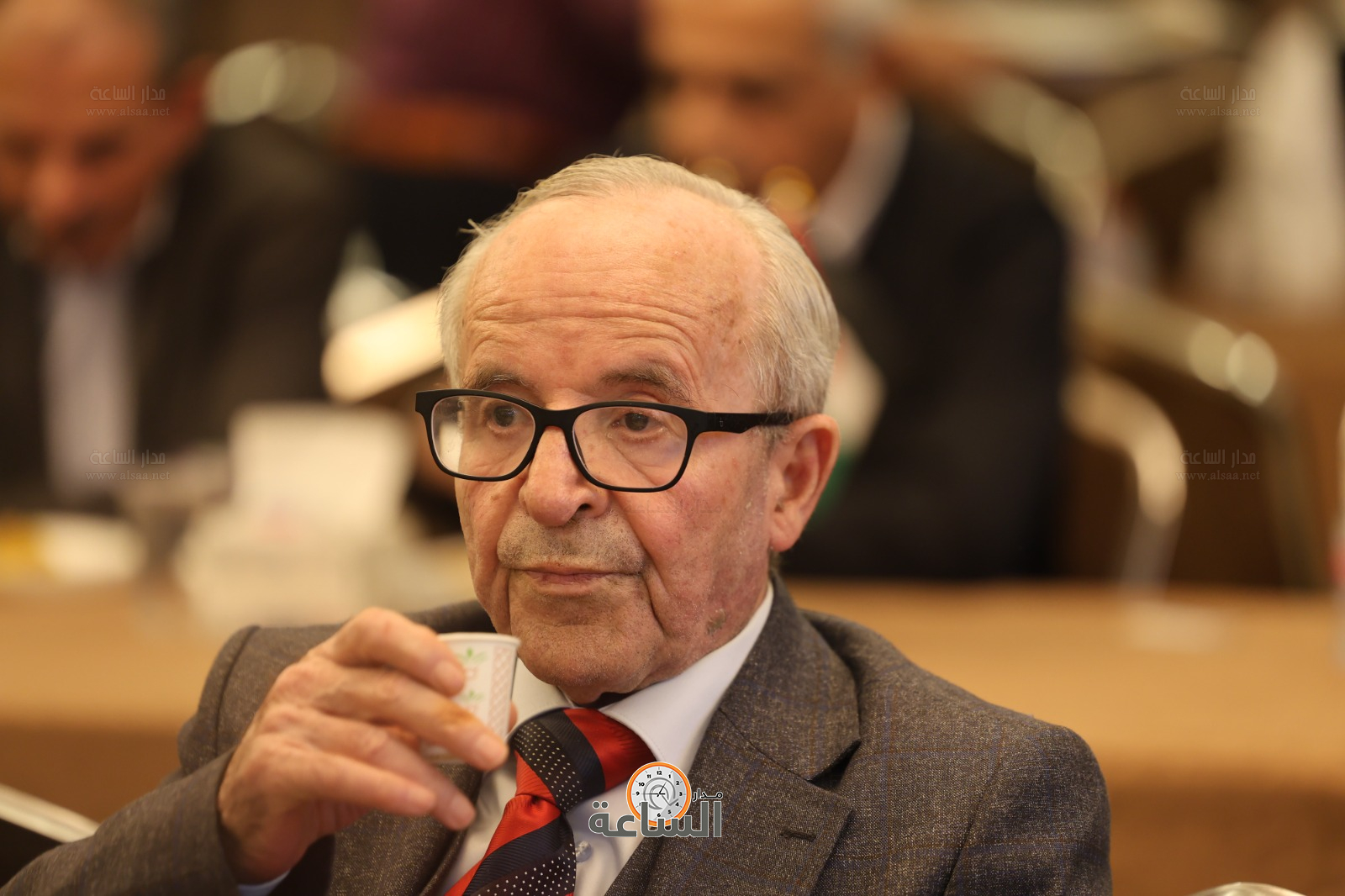 Madar Al-Saa Images 0.8470754480210174