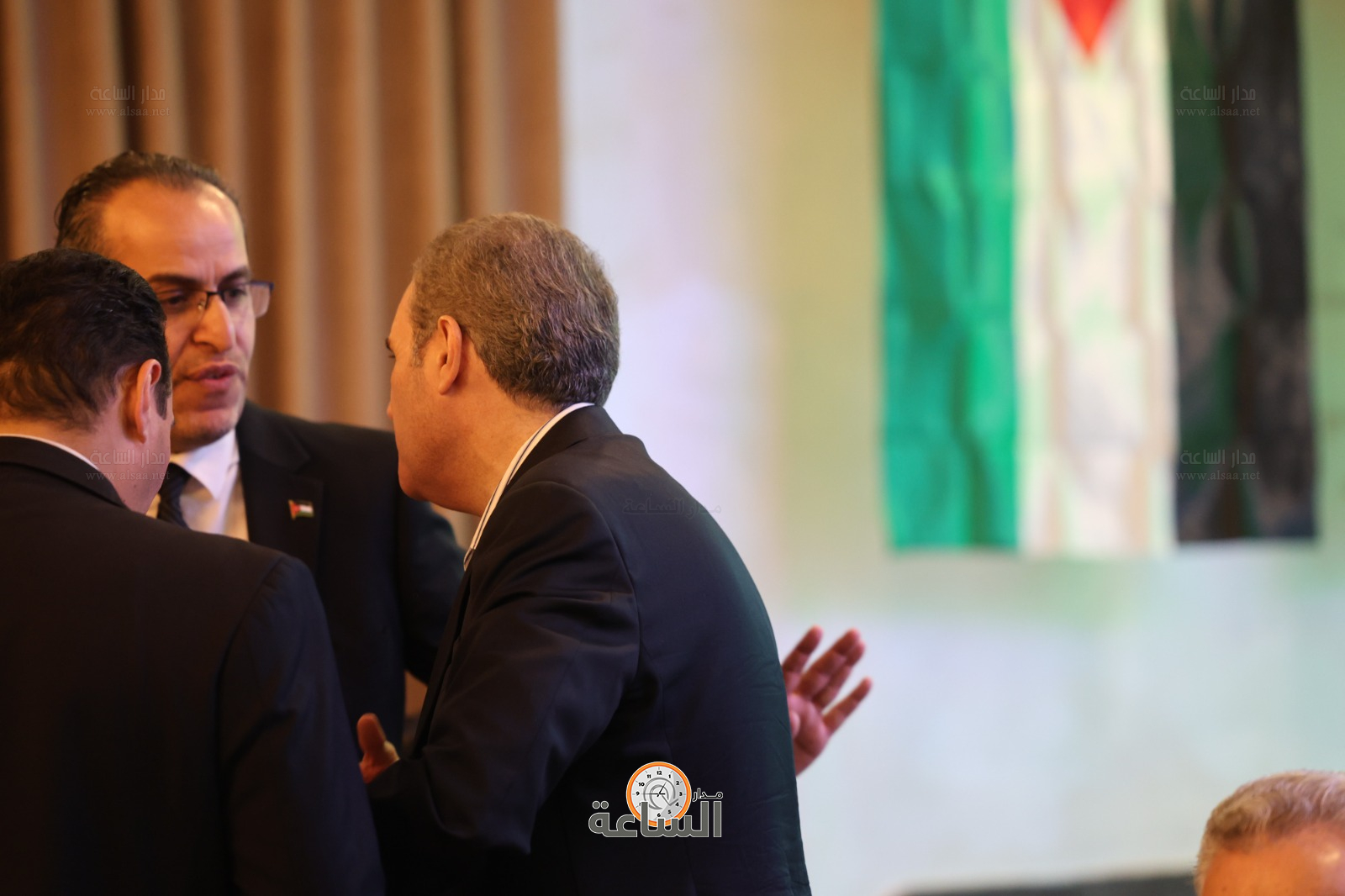 Madar Al-Saa Images 0.10382761762989667