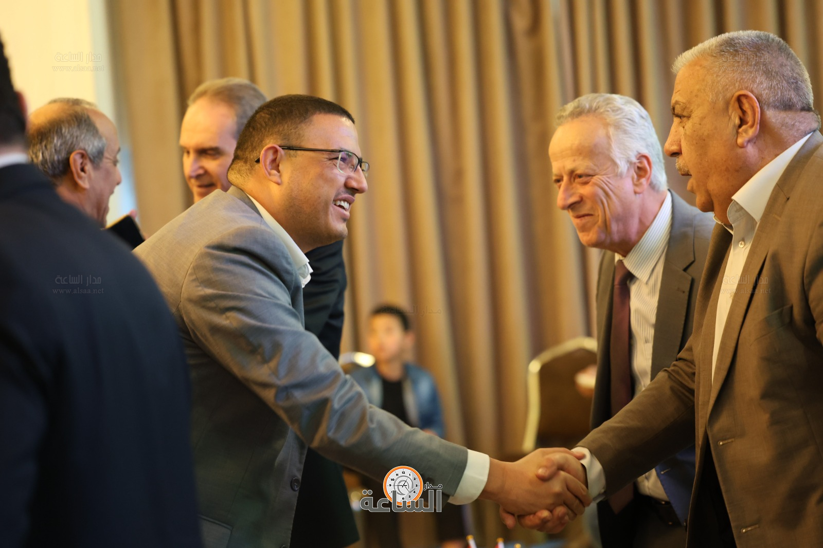 Madar Al-Saa Images 0.13388456011945438