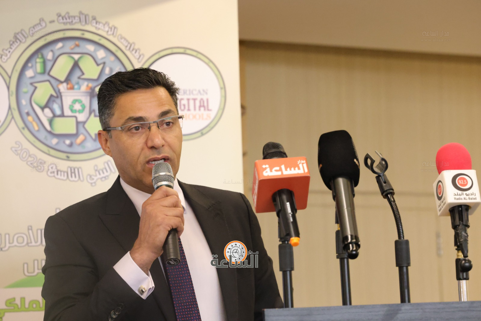 Madar Al-Saa Images 0.1651572429950341