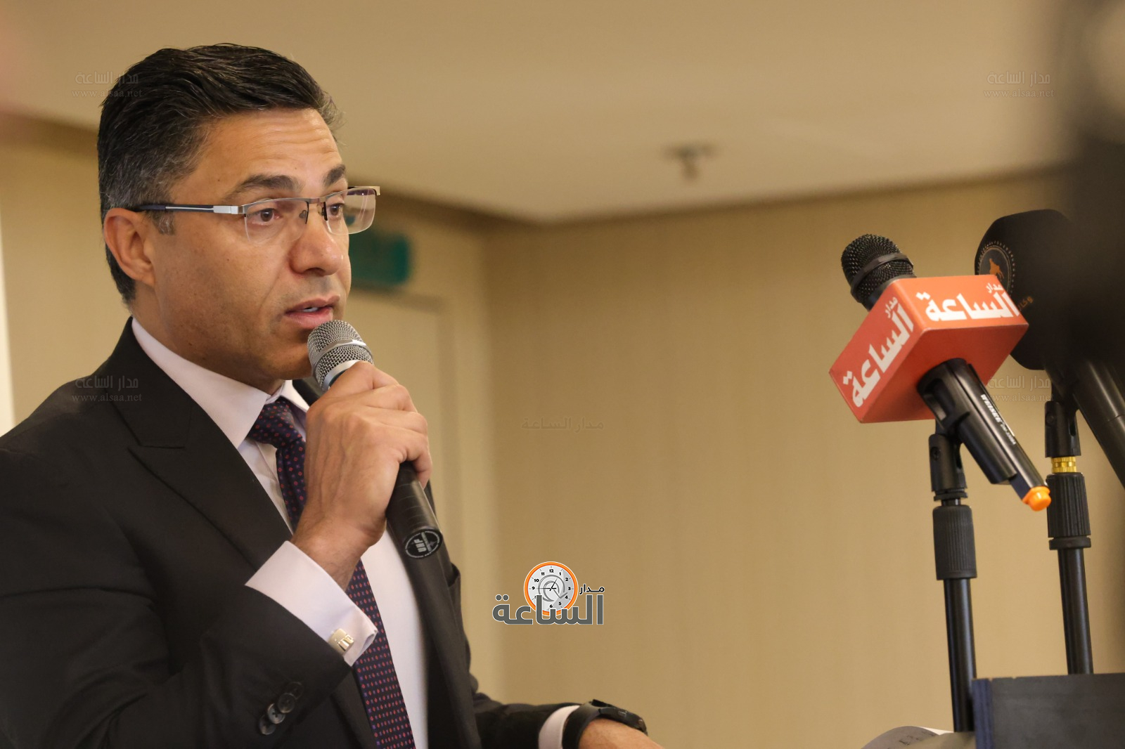 Madar Al-Saa Images 0.8552095728185974