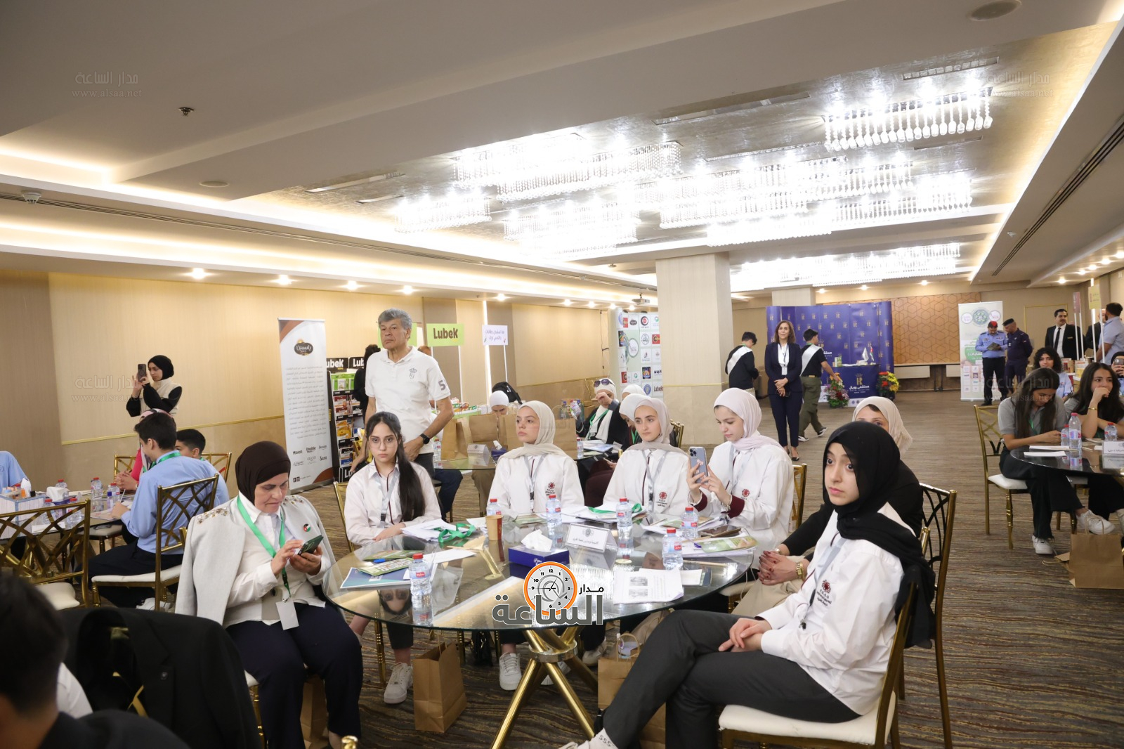 Madar Al-Saa Images 0.19875156859500565