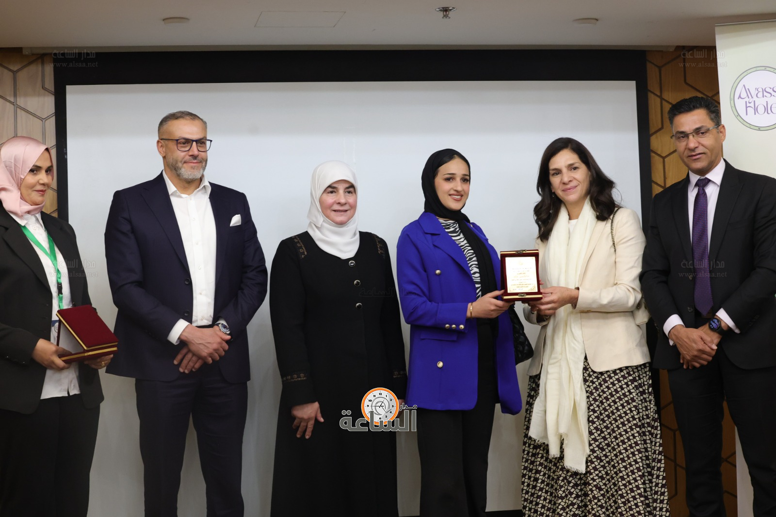 Madar Al-Saa Images 0.2222650294294869